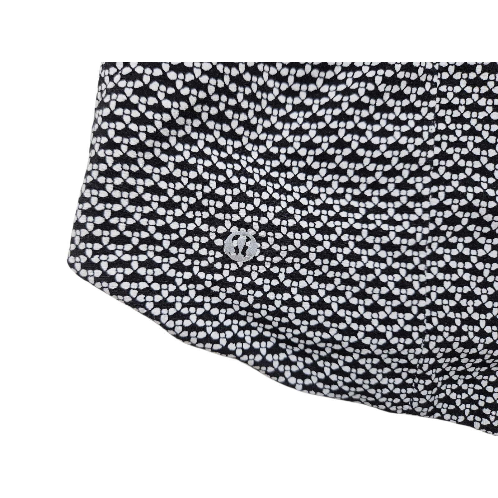 Lululemon womens Choose A Side Short *3″ Black / Monochromic Black shorts size 6