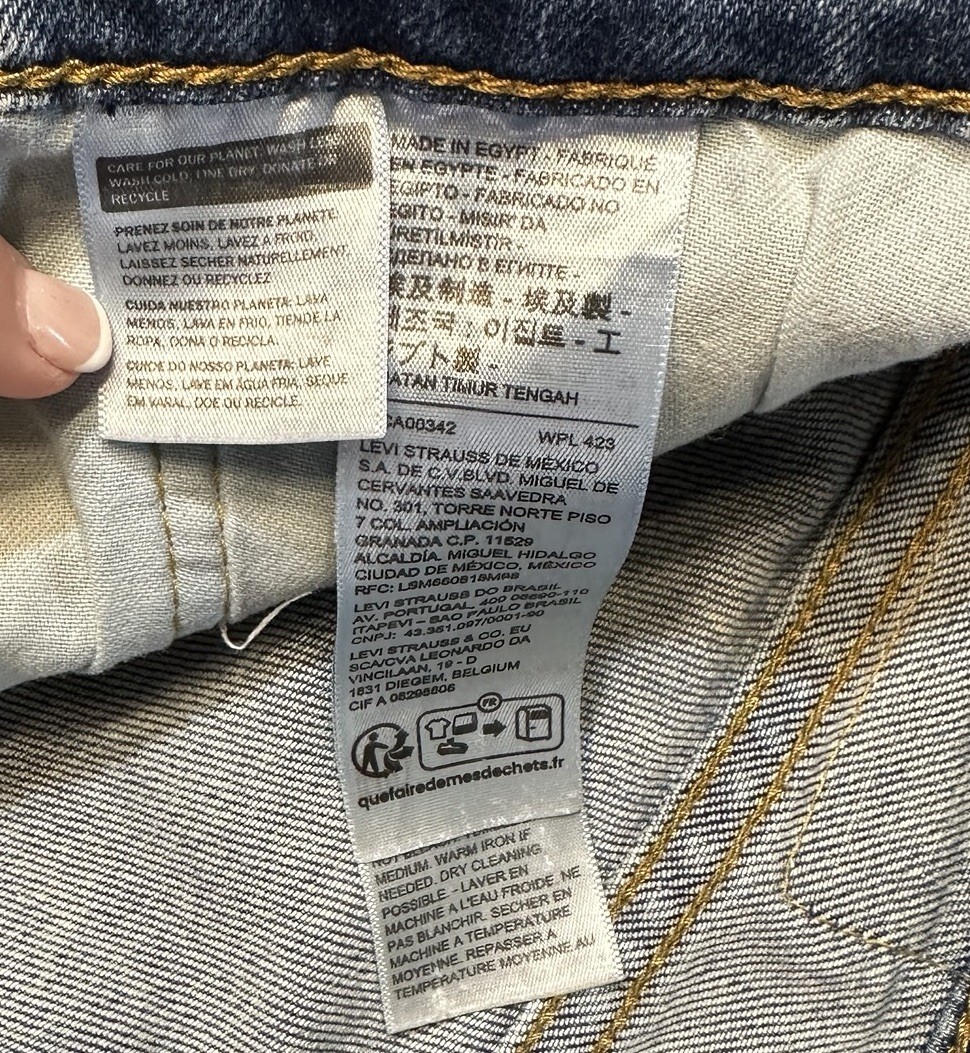 Levi’s 541 Men’s Big & Tall Jeans Blank Red Tag Straight Leg Size 42 x 32