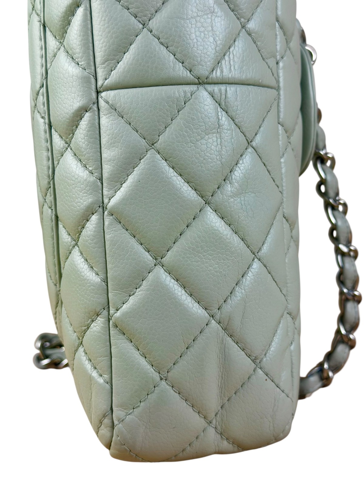 Size OS – Chanel Light Sage Green Medium Classic Flap Shoulder Bag 2008 / Pre-Ow