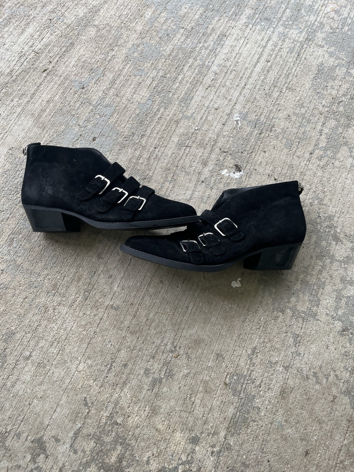 Modern Nine West Black Suede Triple Buckle Ankle Boots Back Zip Size 8
