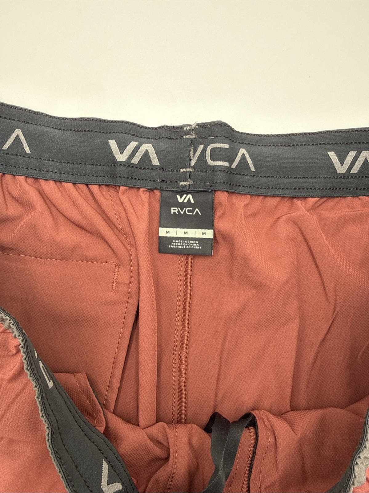 $70 RVCA Men’s Yogger Stretch Contrast 17 Shorts-Red Earth-Medium-New With Tags