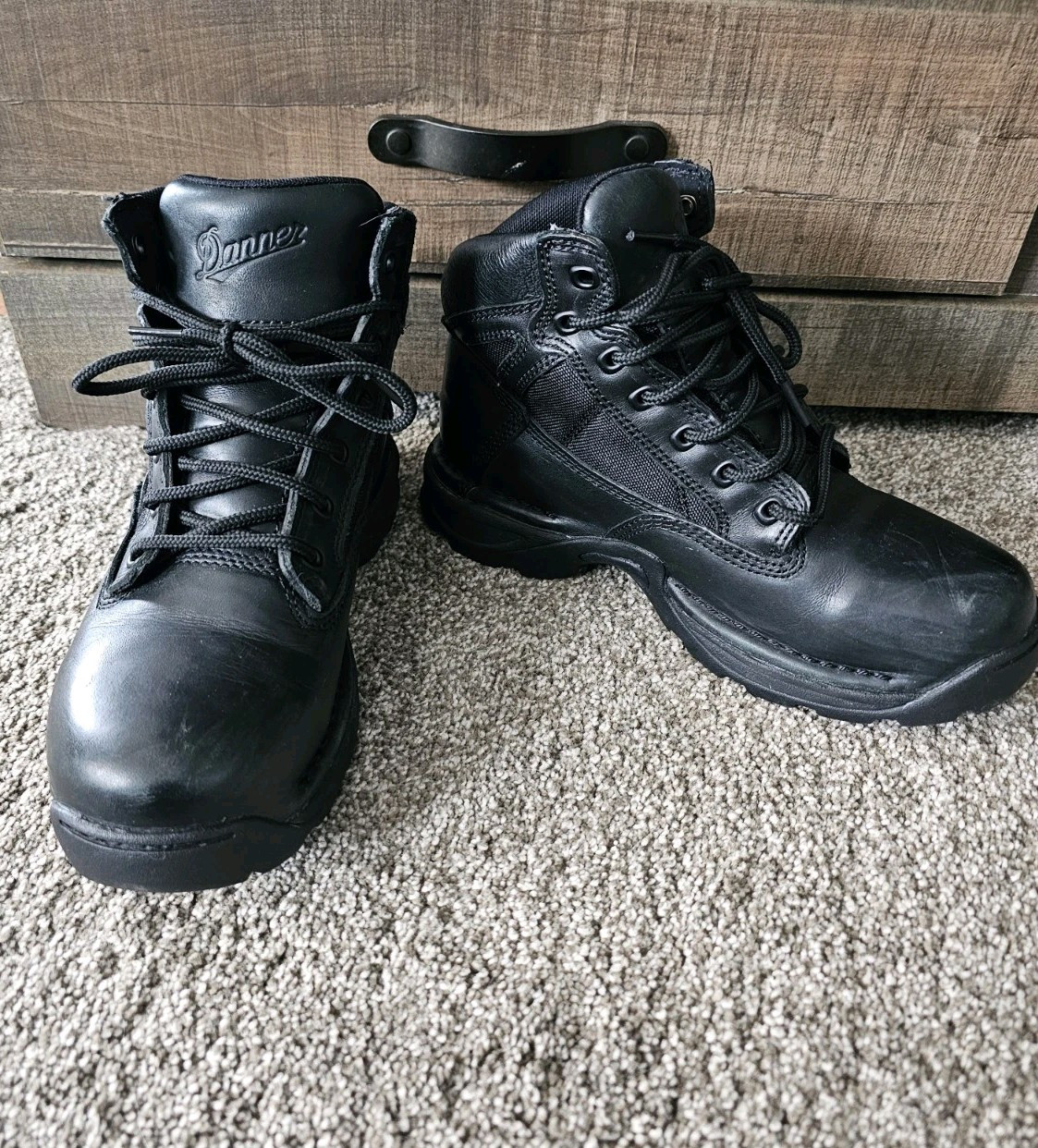 Danner Boots 7.5 Black Leather Striker II GTX 4.5″ Goretex Waterproof