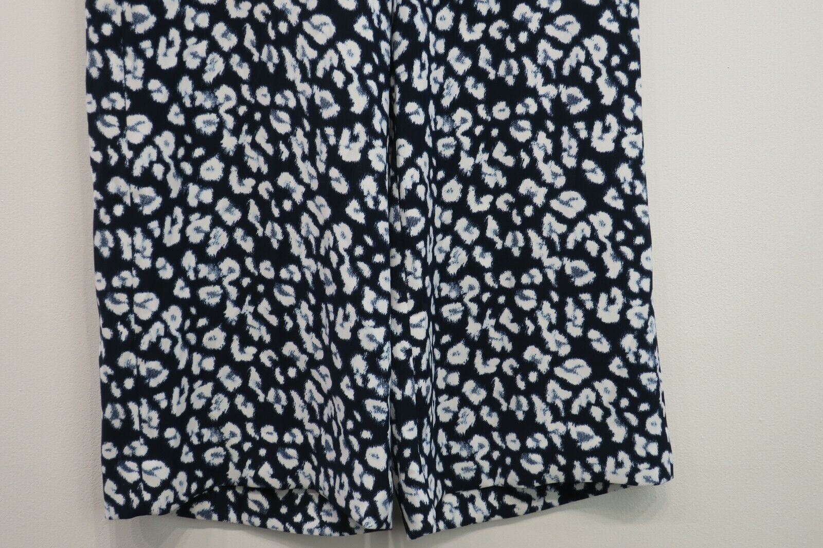 Banana Republic Womens Black Straight Leg Side Zip Leopard Print Casual Pant 10