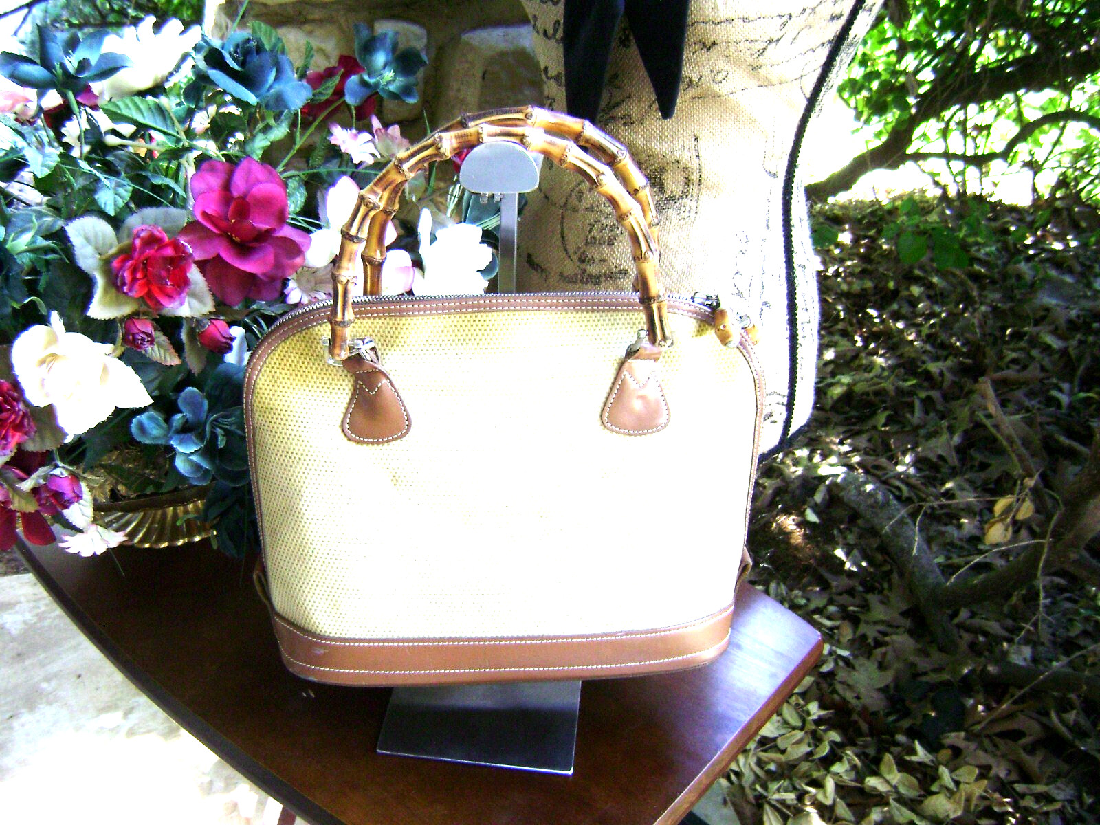 Dooney&Bourke Euc 2-Tone All Weather & Finished Leather Handbag Bamboo Handles 2