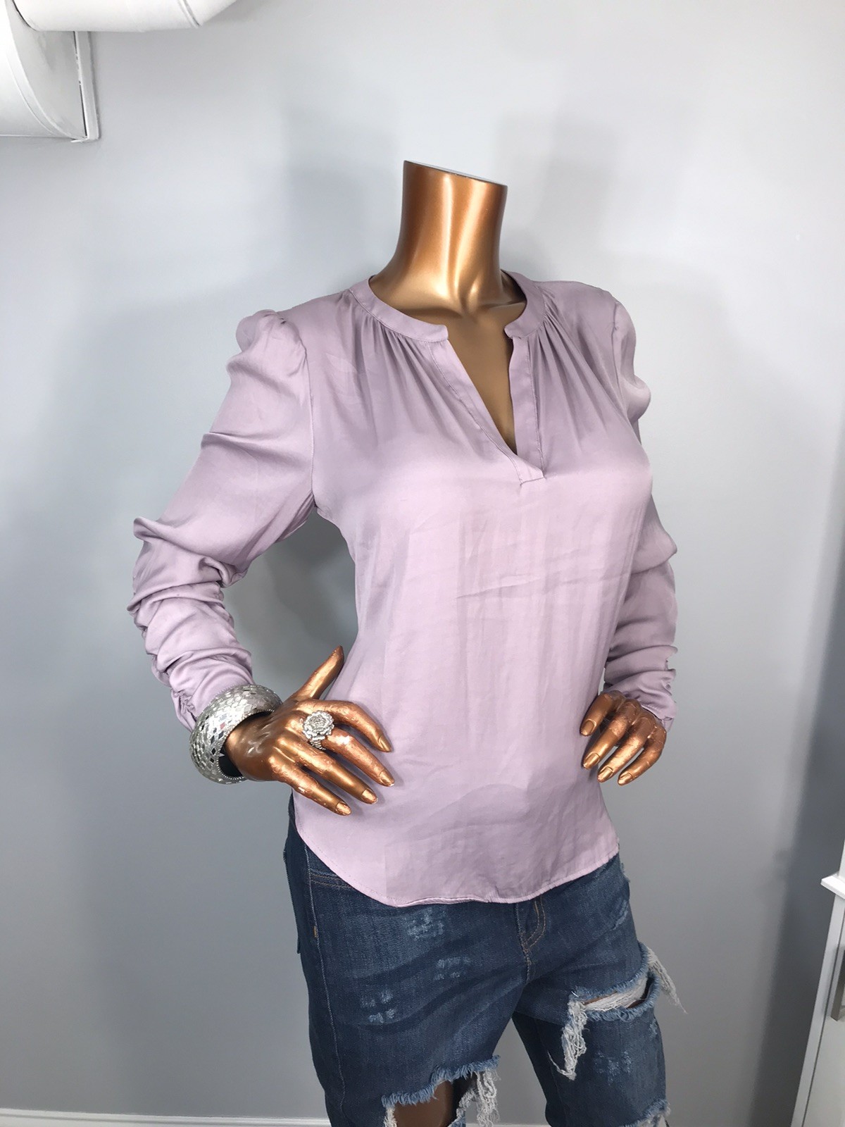 Philosophy M Top NWT $58 Lavander Low V Cut Soft Easywear Blouse Long Slv LiteWt
