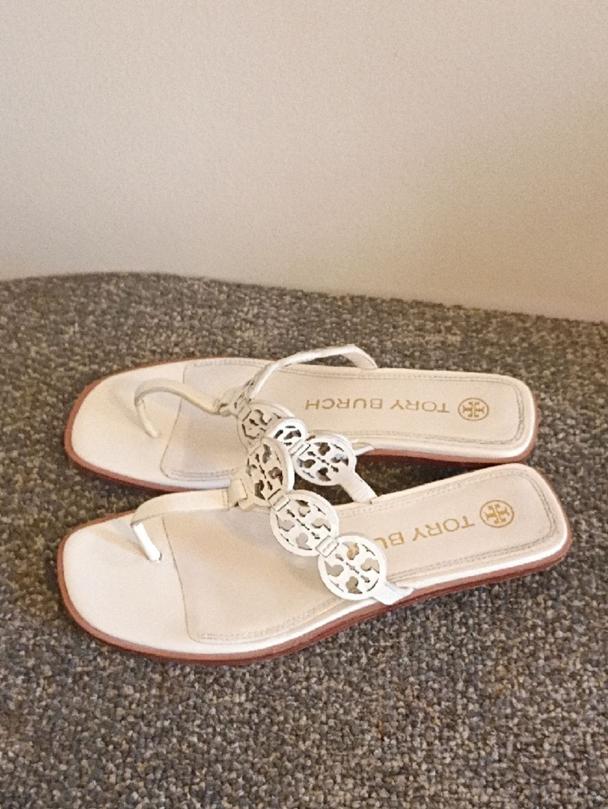 Tory Burch White Leather Miller Thong Sandals with Gold Logo Size 6.5