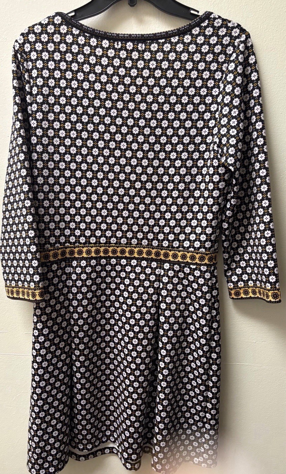 Max Studio Black & White Floral Fit & Flare Dress L Knee Length 3/4 Sleeve