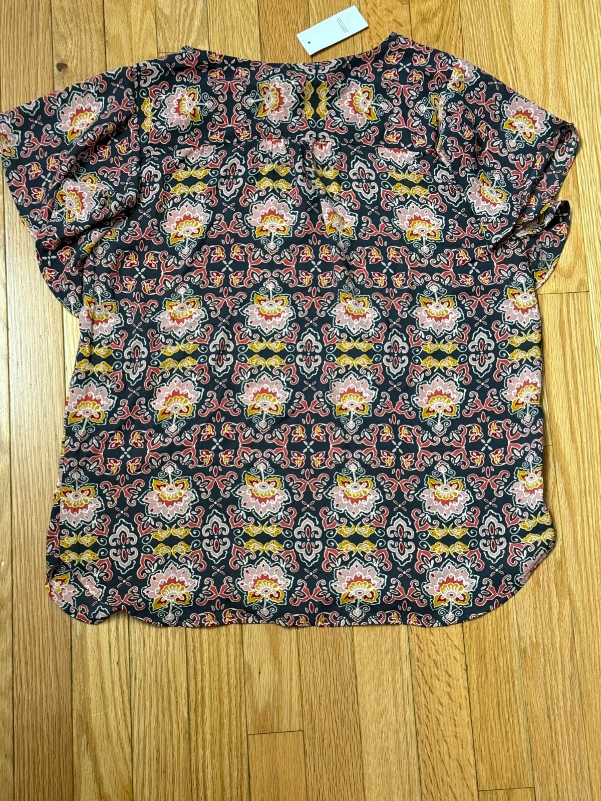Loft Women’s Flutted Short Sleeve Pullover Blouse-Lightweight -Choice of Size