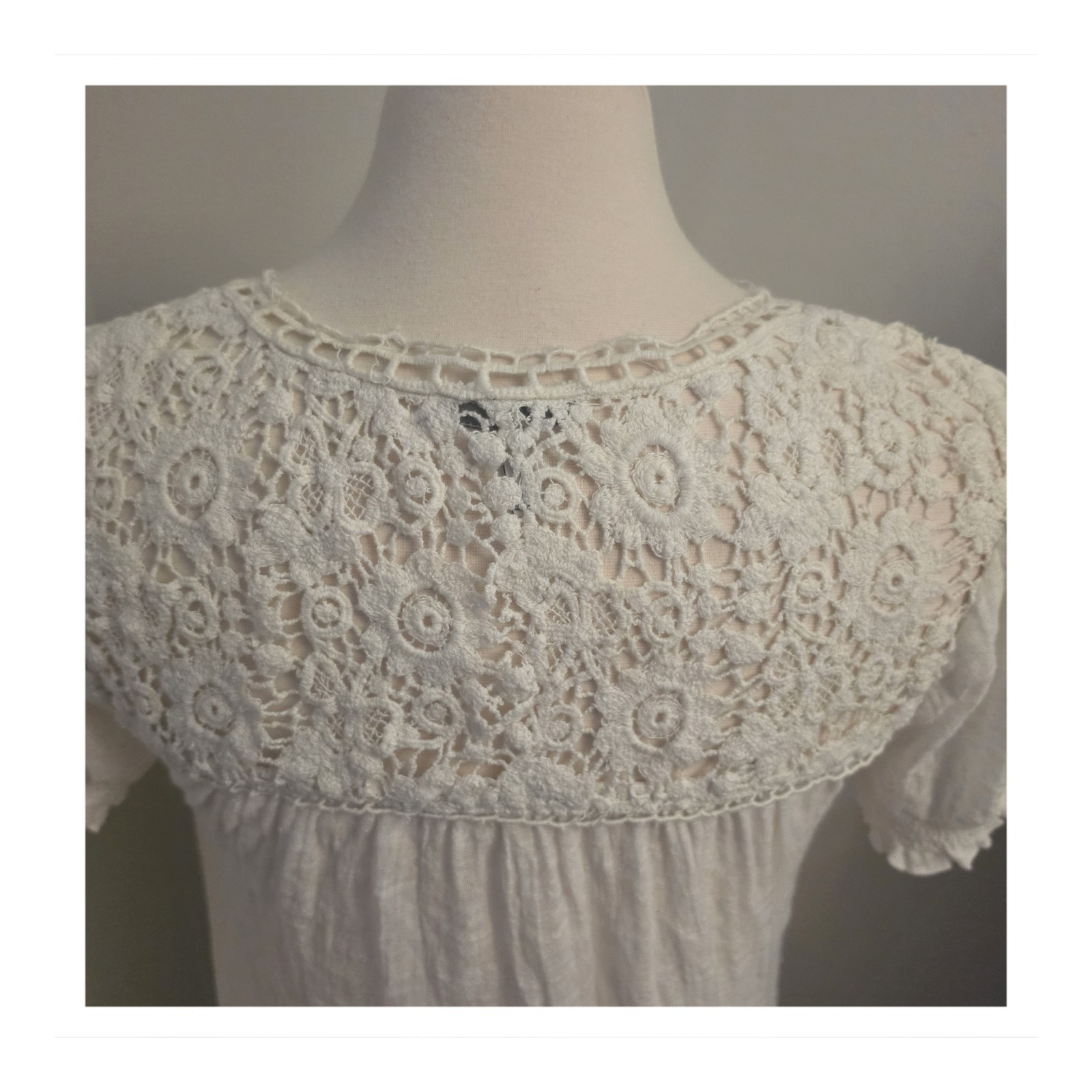 Joie XS Ivory Lace Yoke Blouson Top Cottagecore Romantic Peasant Gauzy Linen