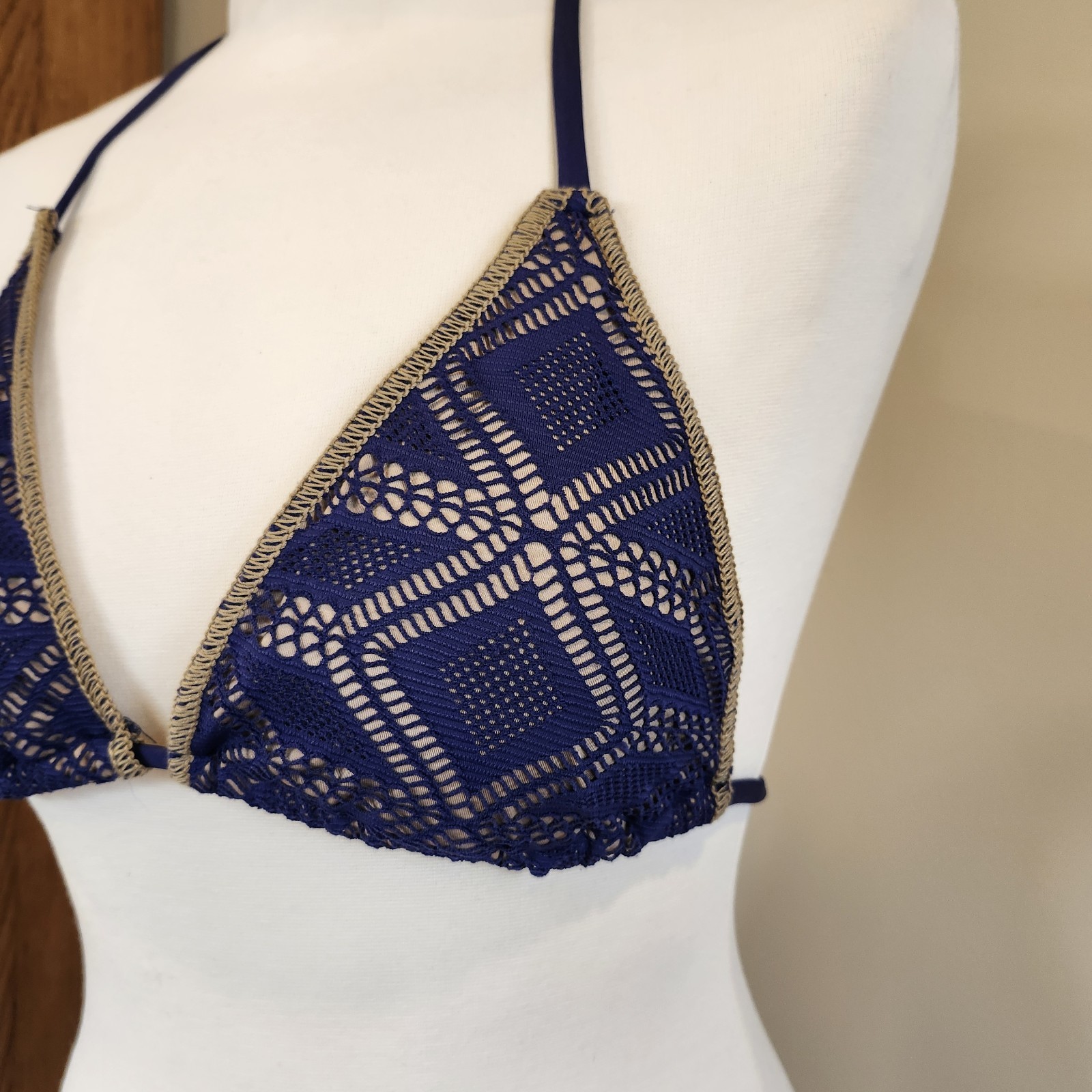 Becca Rebecca Virtue Crochet Triangle Tassels Bikini Top Navy Tan Size S/M EUC