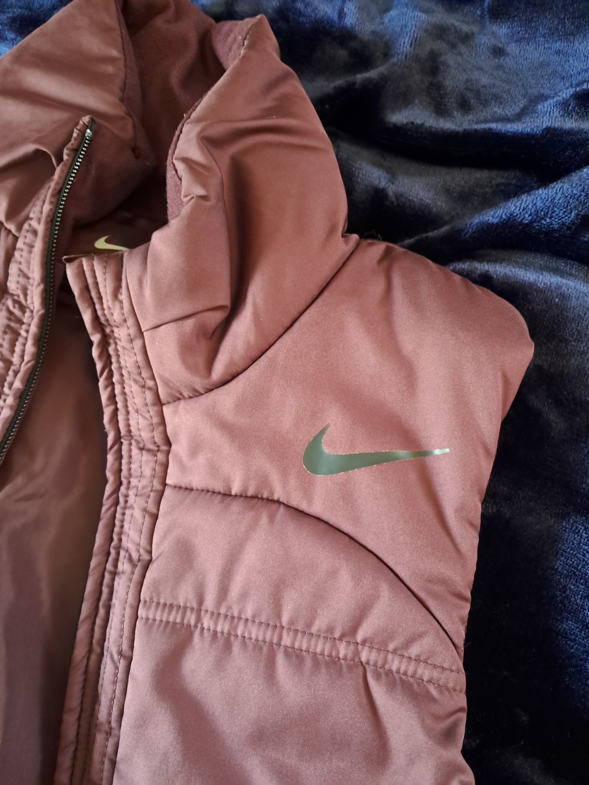 NIKE vest XS Maroon Color, Lightly Worn, No Stains Or Rips
