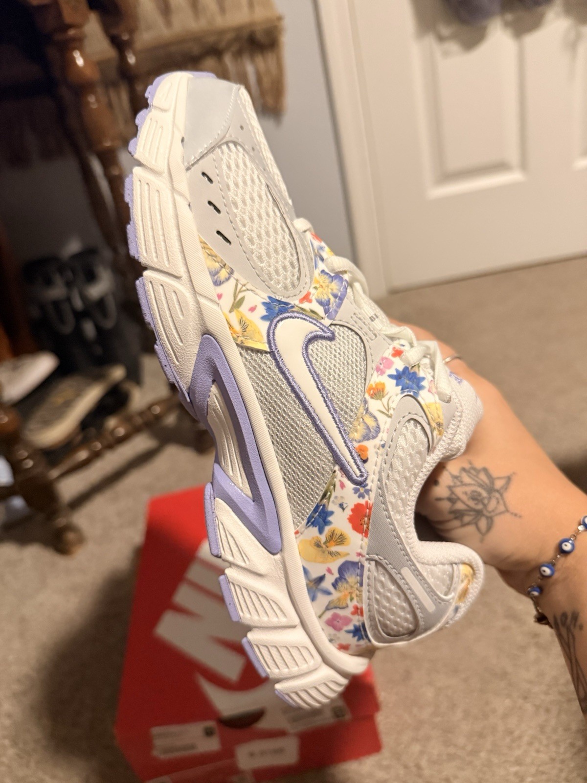 Nike V5 RNR SE FL (GS) Unisex Kids Mesh Low Top Sneakers Floral 4.5Y IQ9036