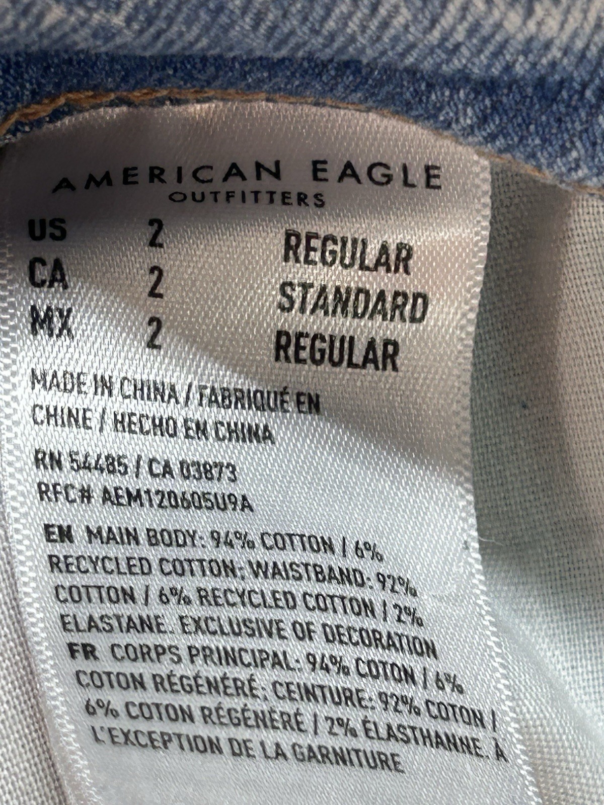 American Eagle Jeans Womens Sz 2 Reg Blue Highest Rise 90’s Boyfriend Distressed