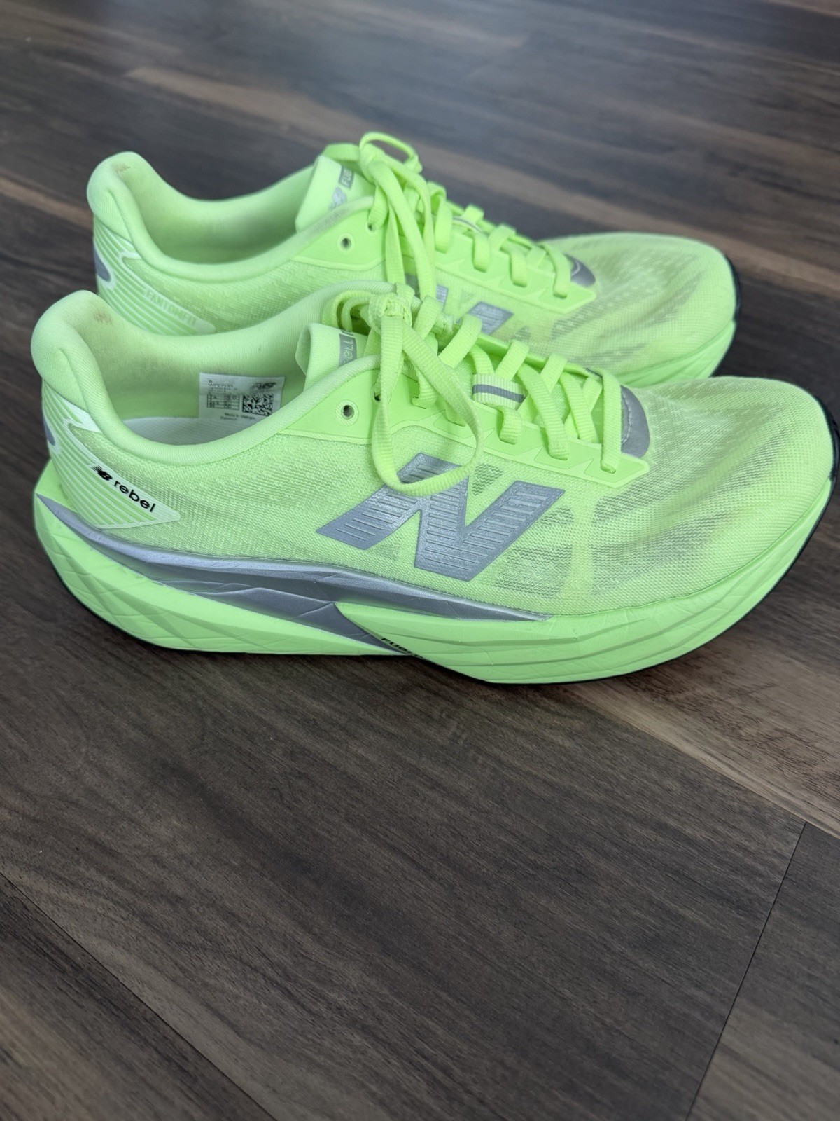 Women’s New Balance FuelCell Rebel v5, Lab Green/Silver/White, 9 B Medium US