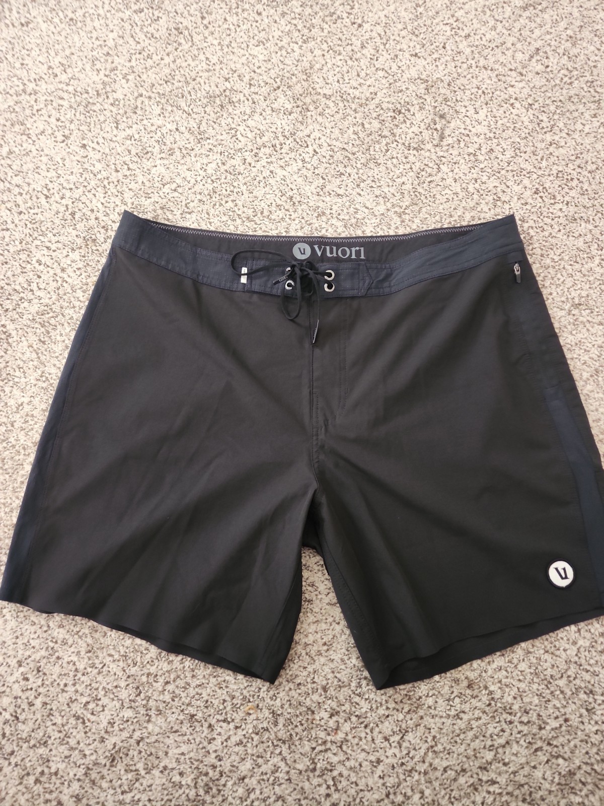 Mens Vuori Shorts Size 34