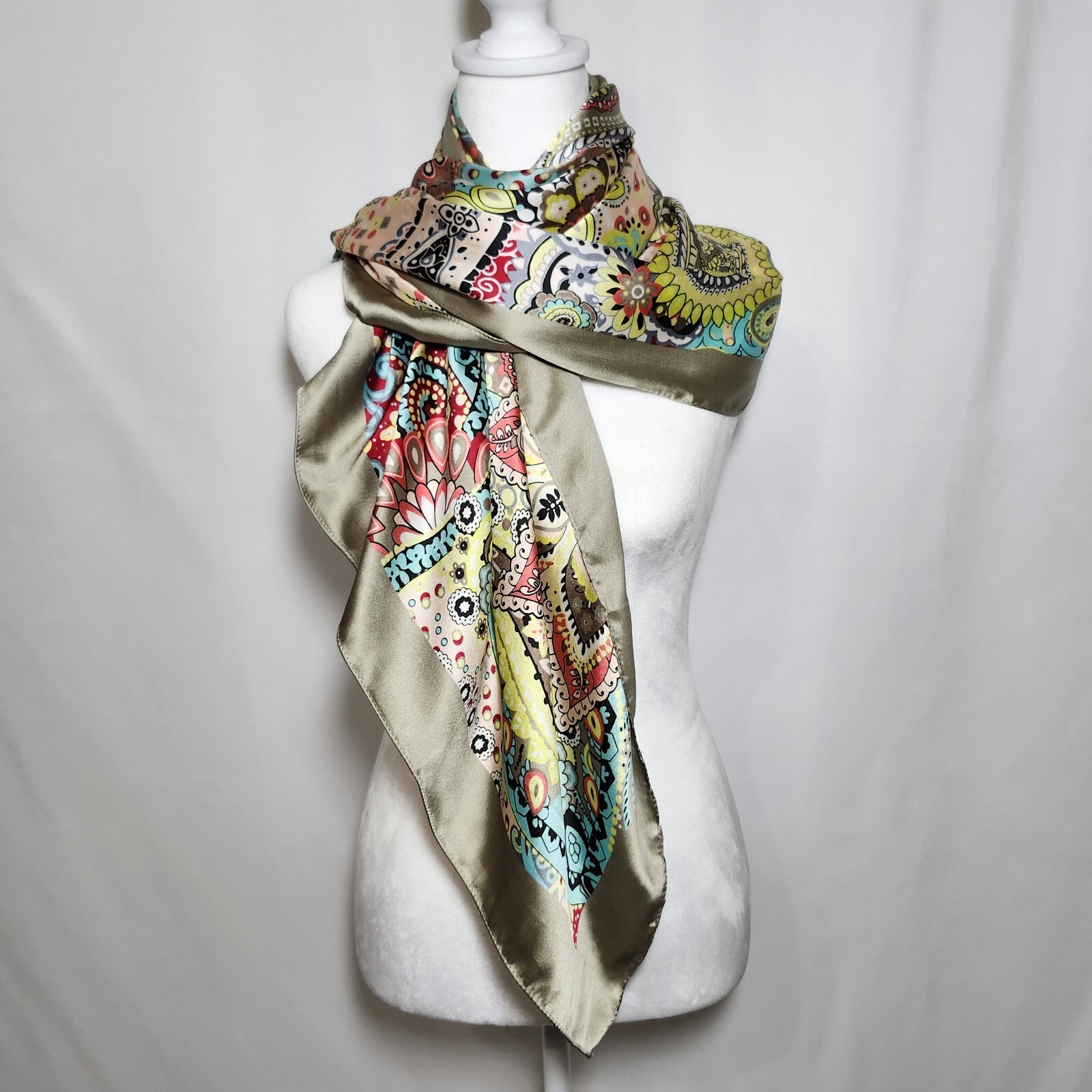 Clever Chic 42×42″ Multicolor Floral Paisley 100% Polyester Scarf