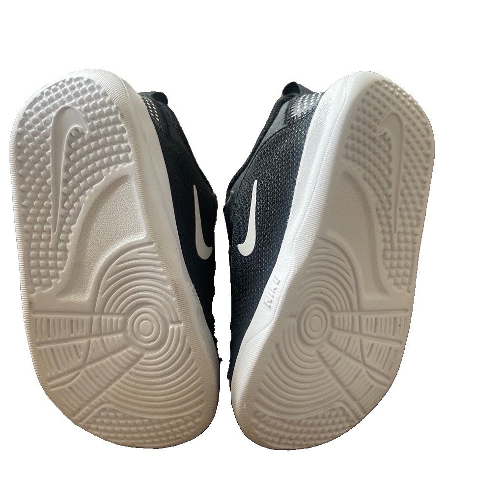 Nike Flex Runner 2 Kids Sneaker Black/White 6C Hook & Loop DM9028-002