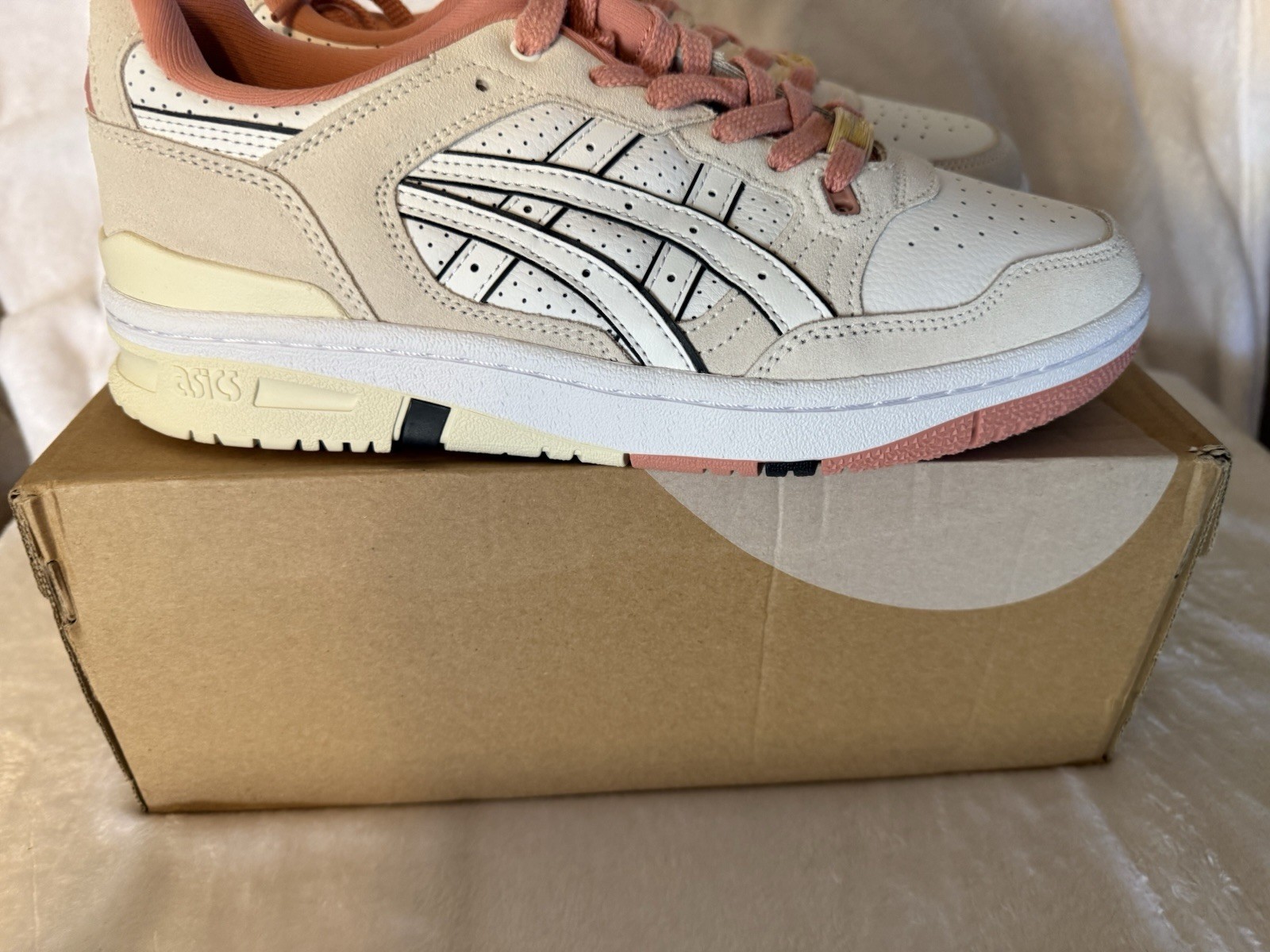 ASICS EX89 Omakase Pack Cream/White/Pink Low Top Lace-Up Suede 1201A963-100