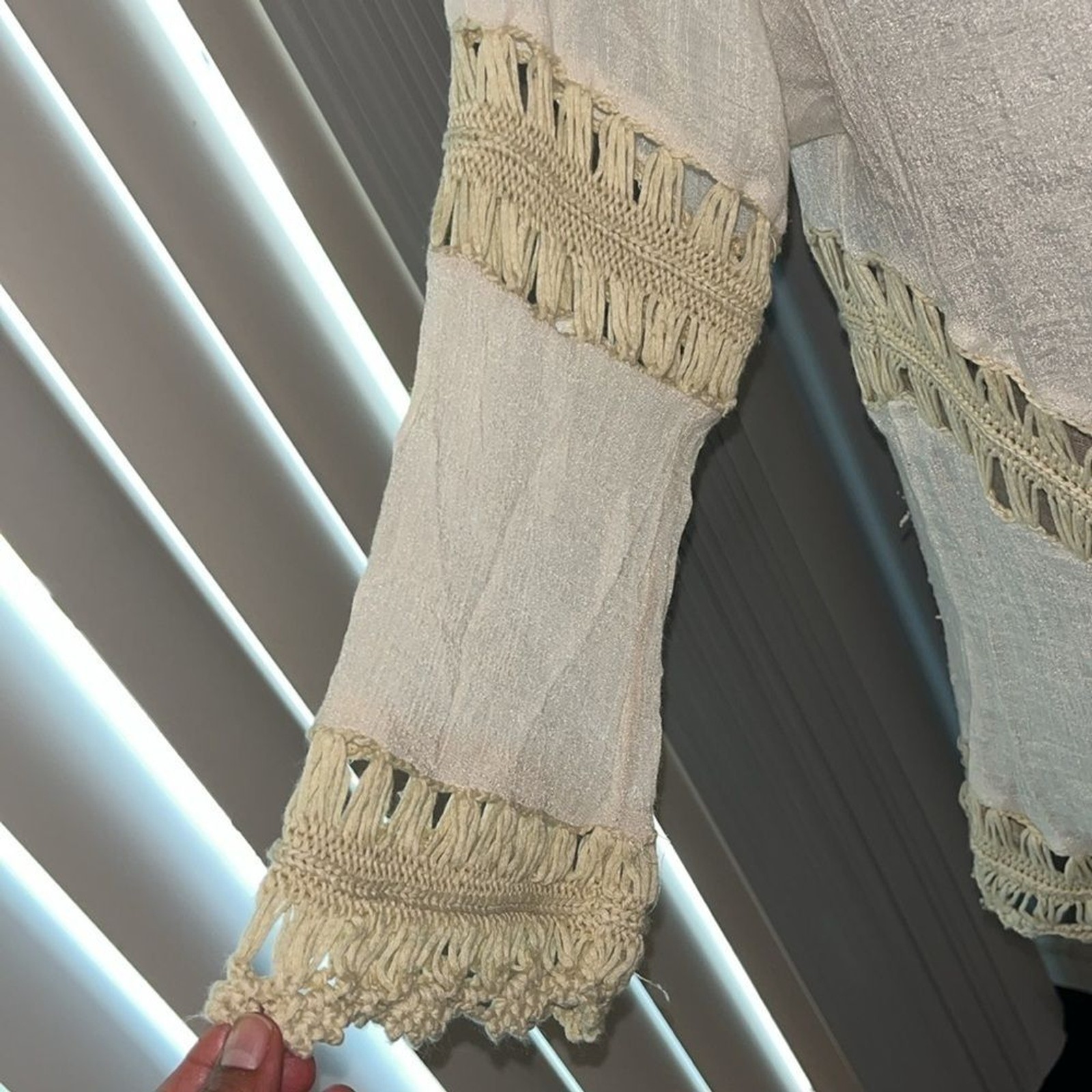 Active Oatmeal Boho Hippie CHIC Feminine Crochet Knit Hi Low Blouse Shirt S/M