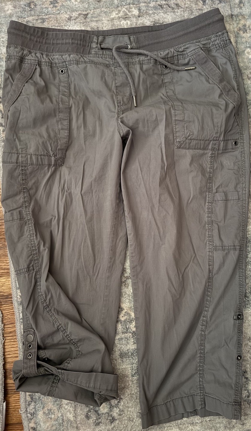 Natural Reflections Olive Green Capri Pants Size 16