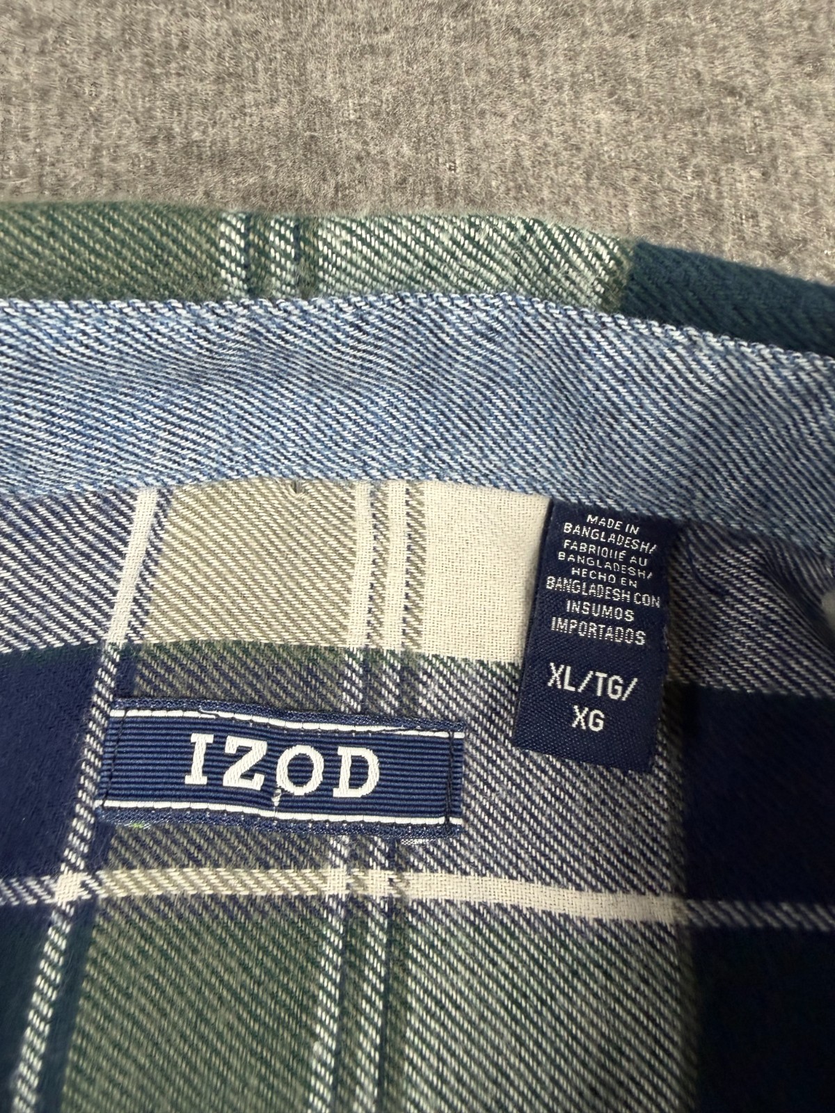 IZOD Men’s XL Plaid Flannel Long Sleeve Button Down Shirt Blue Green White