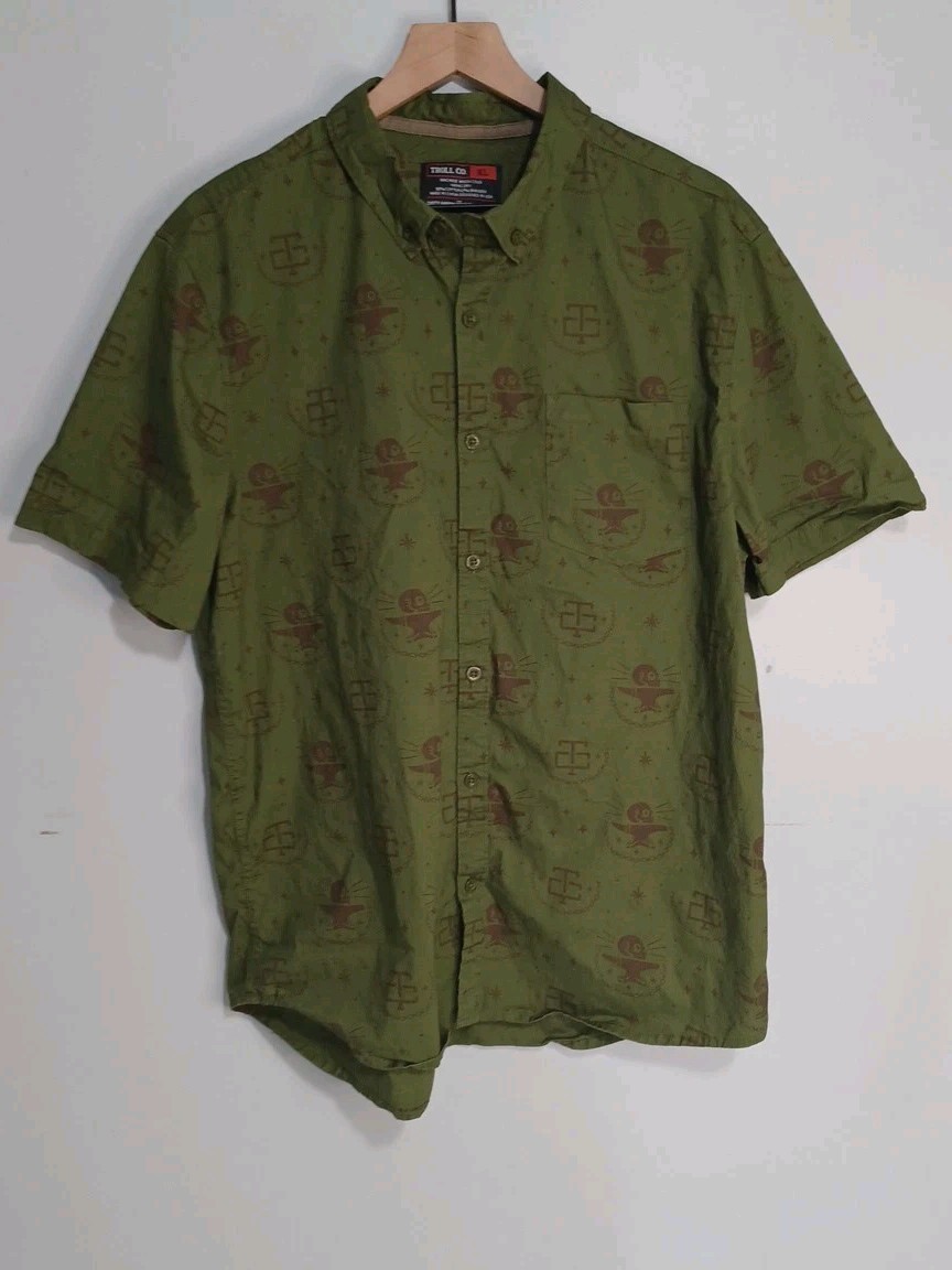 Troll Co Button Up Shirt Mens Sz XL Green Short Sleeve Logo Pocket (L4)