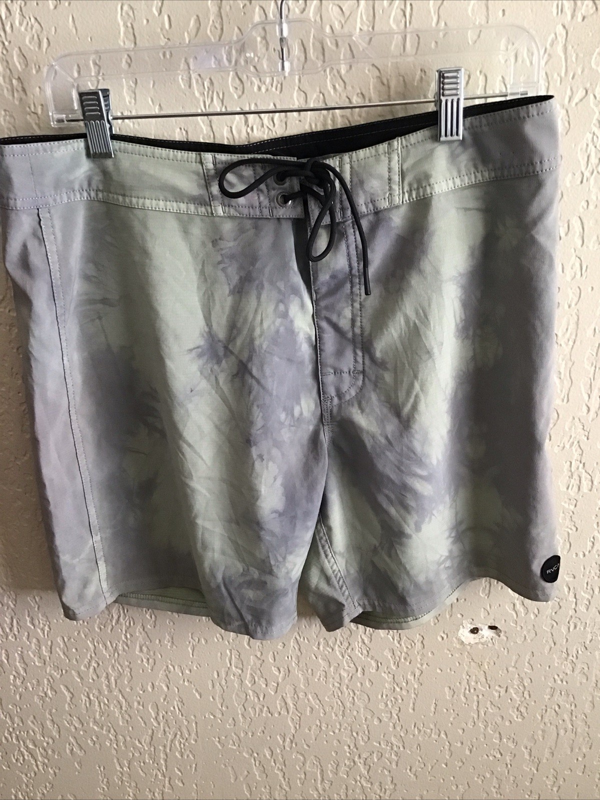 RVCA Size Medium Men’s Board Shorts Swim Trunks Palm Tree Shadows New UM