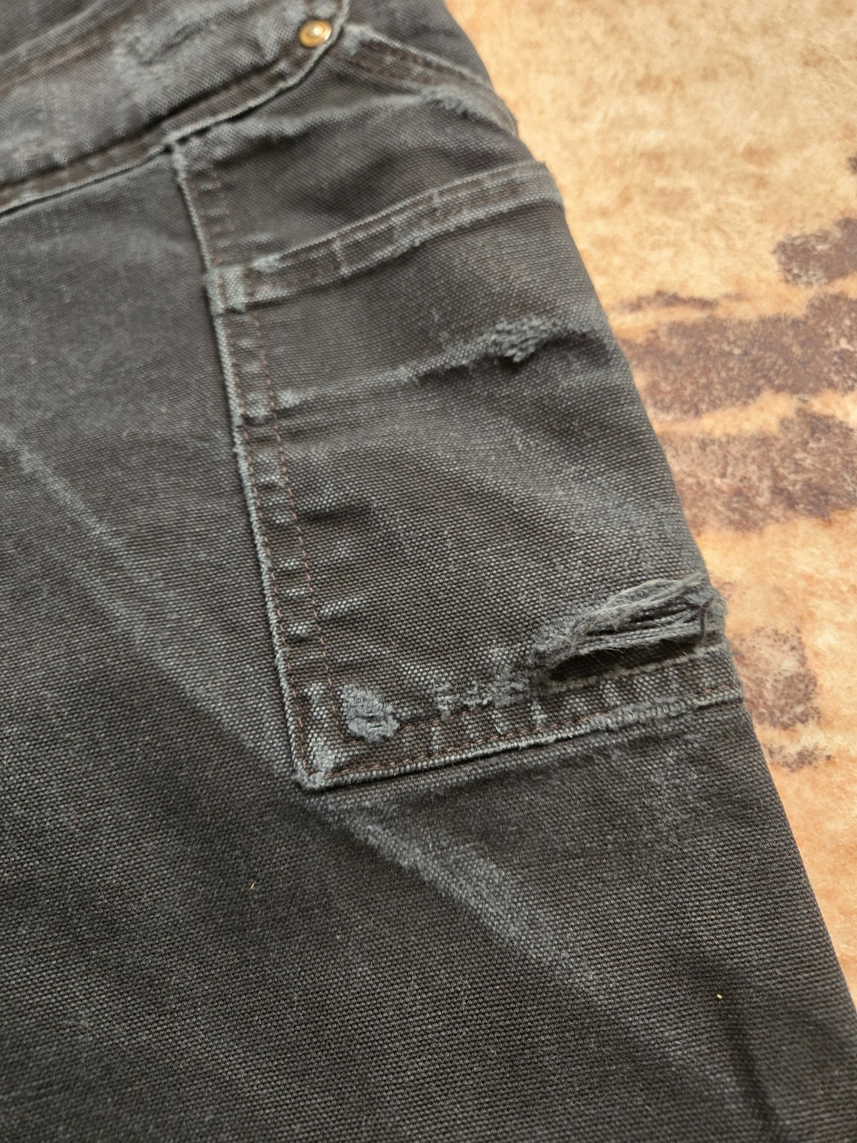 CARHARTT CARPENTER DOUBLE KNEE BLACK PANTS. 30×34. Distressed. B01.