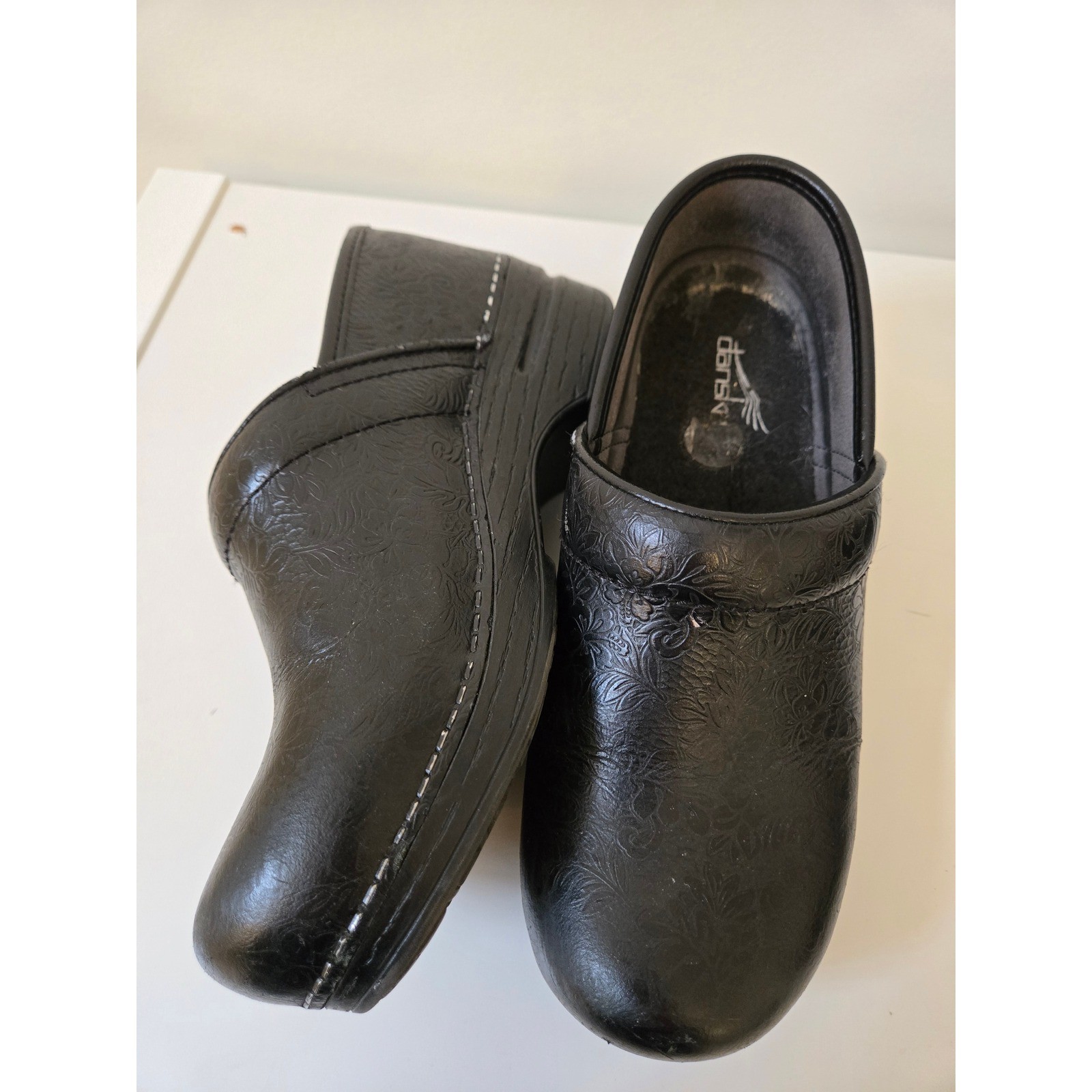 Dansko Professional Clogs Women’s 36 Black Floral Embossed Nursing Comfort Shoes