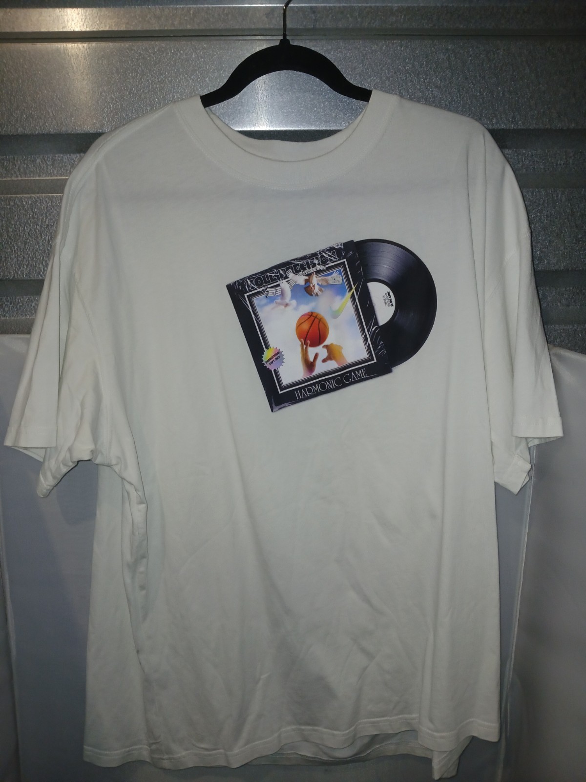 Nike Harmonic Game Graphic T-Shirt Mens XL White Loose Fit Sole Precision Vinyl