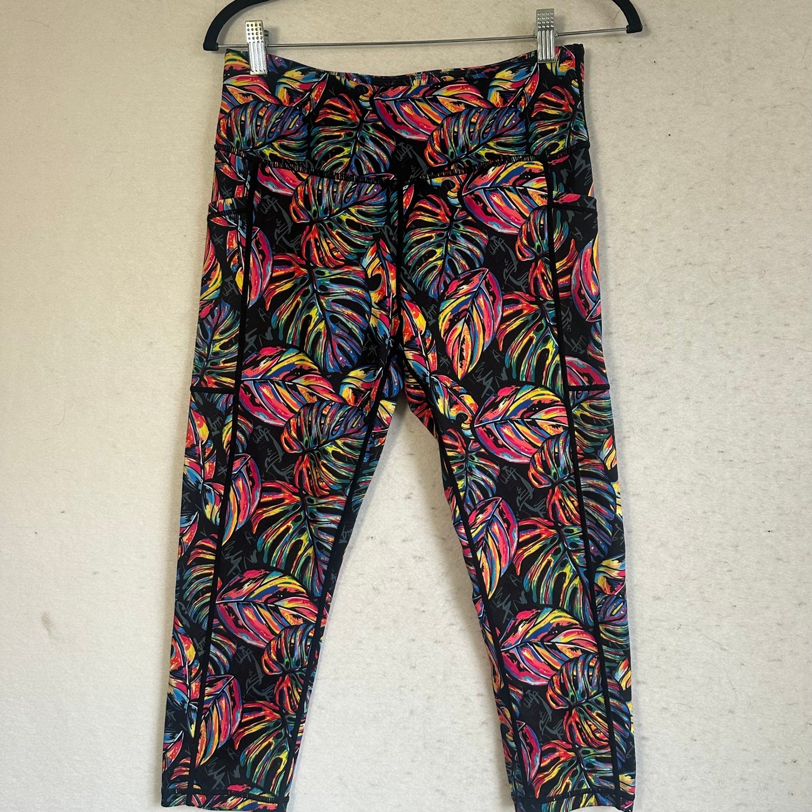 Constantly Varied Gear CVG Tropical Monstera Leaf Print Capri Leggings Medium