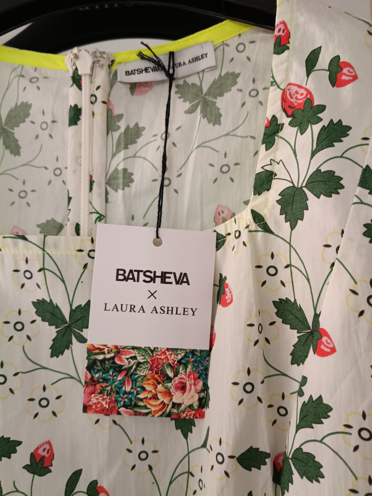 Batsheva X Laura Ashley Strawberry Print Dress Size 16 Fits 14 Bnwt