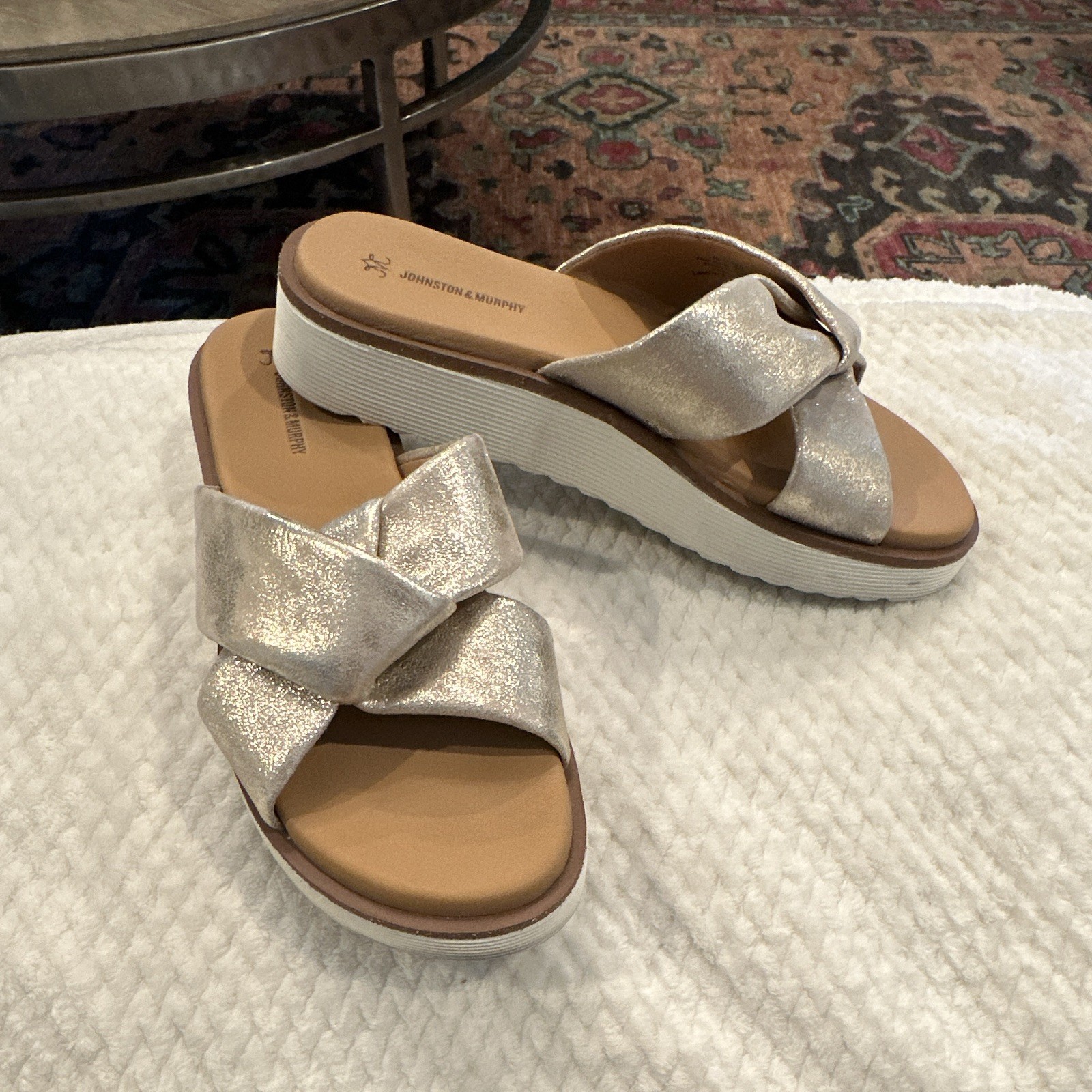 Johnston & Murphy Mitzi Women’s Metallic Gold Leather Crisscross Slide Wedge 7