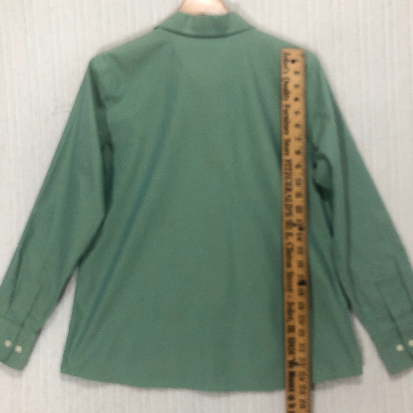 Eddie Bauer Women’s Large Button-Up Shirt Wrinkle Resistant Long Sleeve