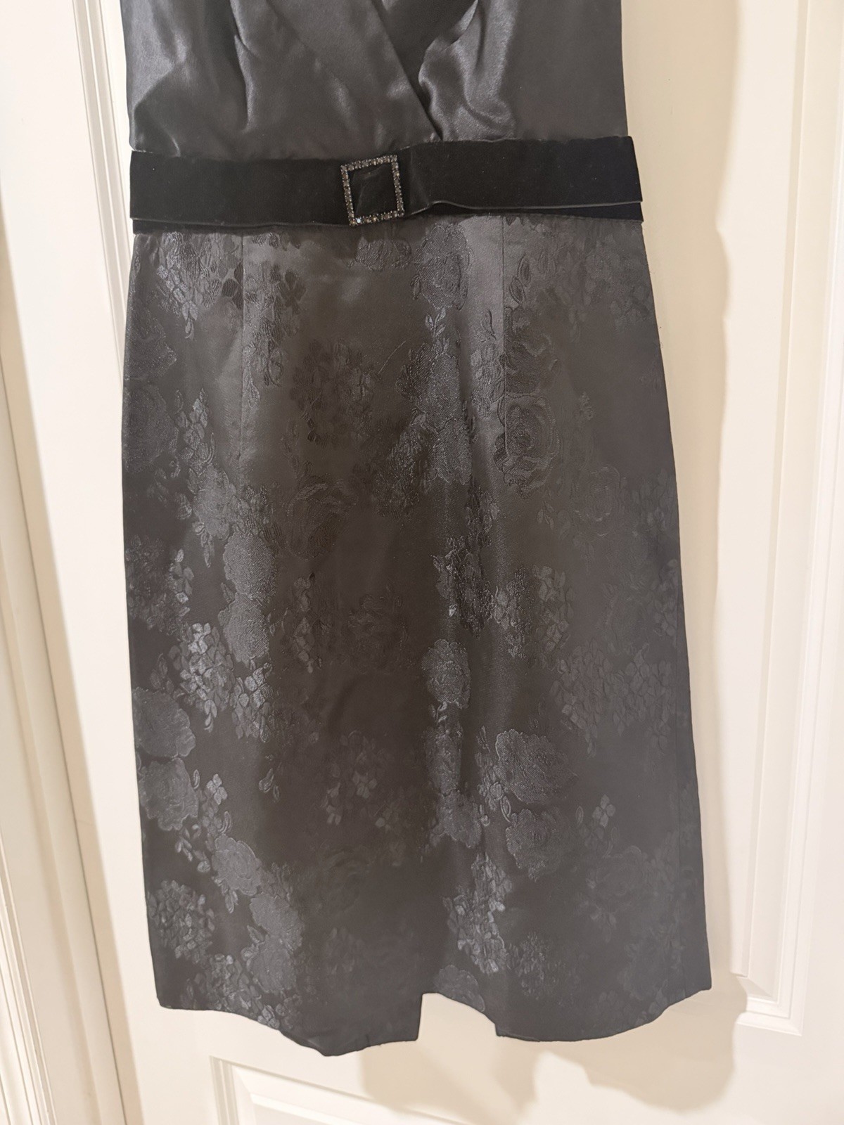 Carmen Marc Valvo Collection BlackHalter Cocktail Dress Silk Jacquard VelvetSz 2