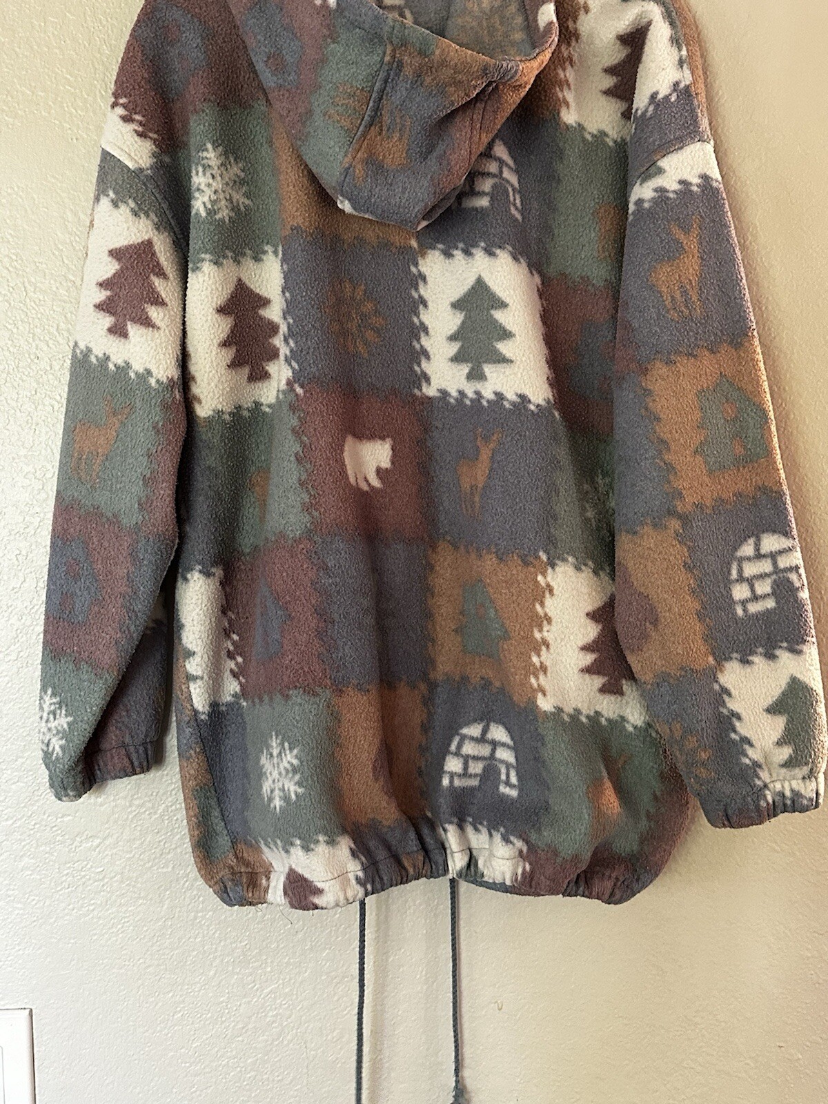 Vintage G4000 Patterned Fleece Jacket Size Medium Made In United Arab Emirates