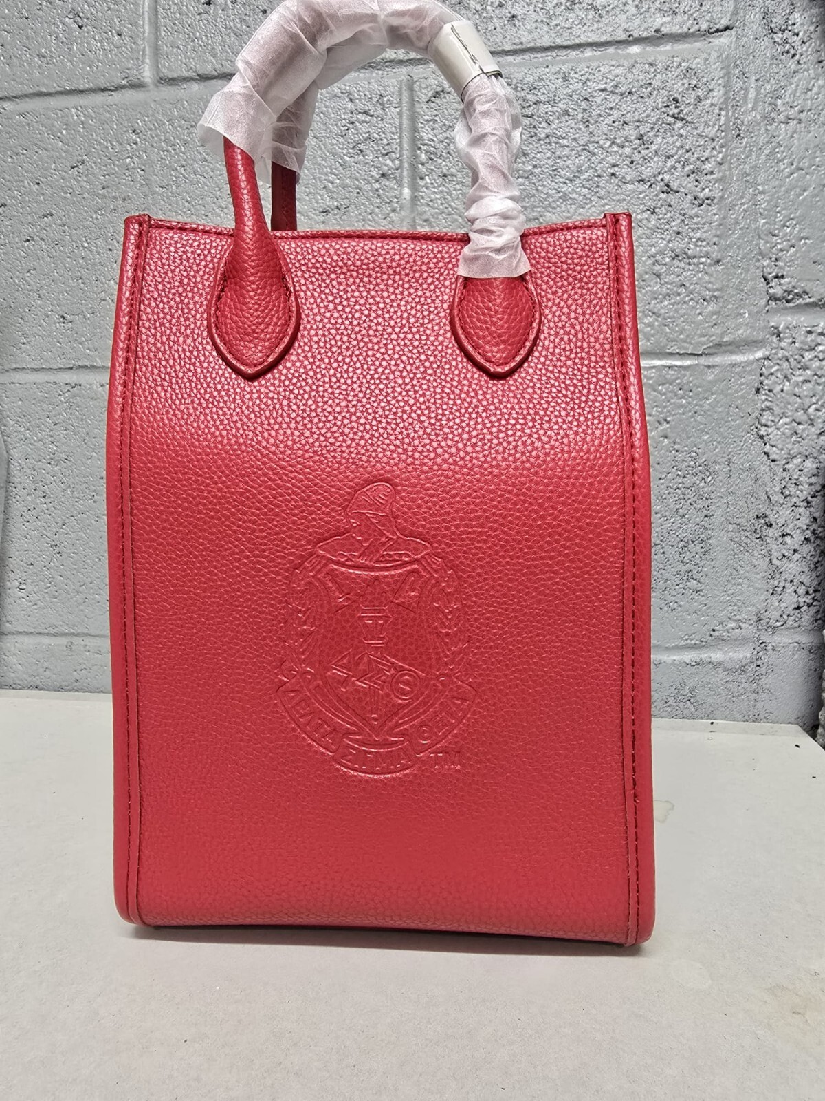 DELTA SIGMA THETA CROSSBODY BAG , DST RED CROSS BODY BAG WITH EMBOSS CREST,