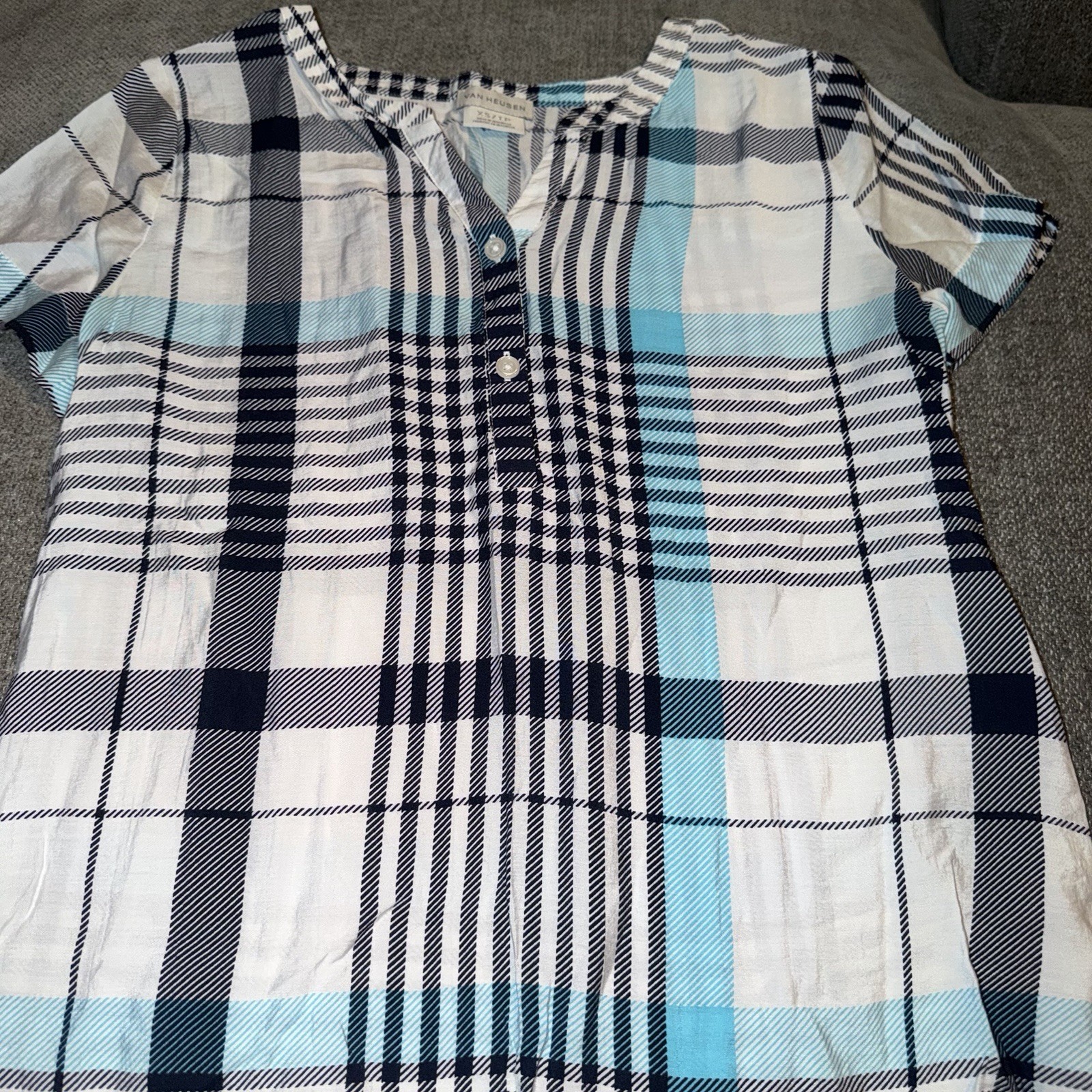 Van Heusen Women’s Petite XS/TP Blue White Plaid Short Sleeve V-Neck Blouse