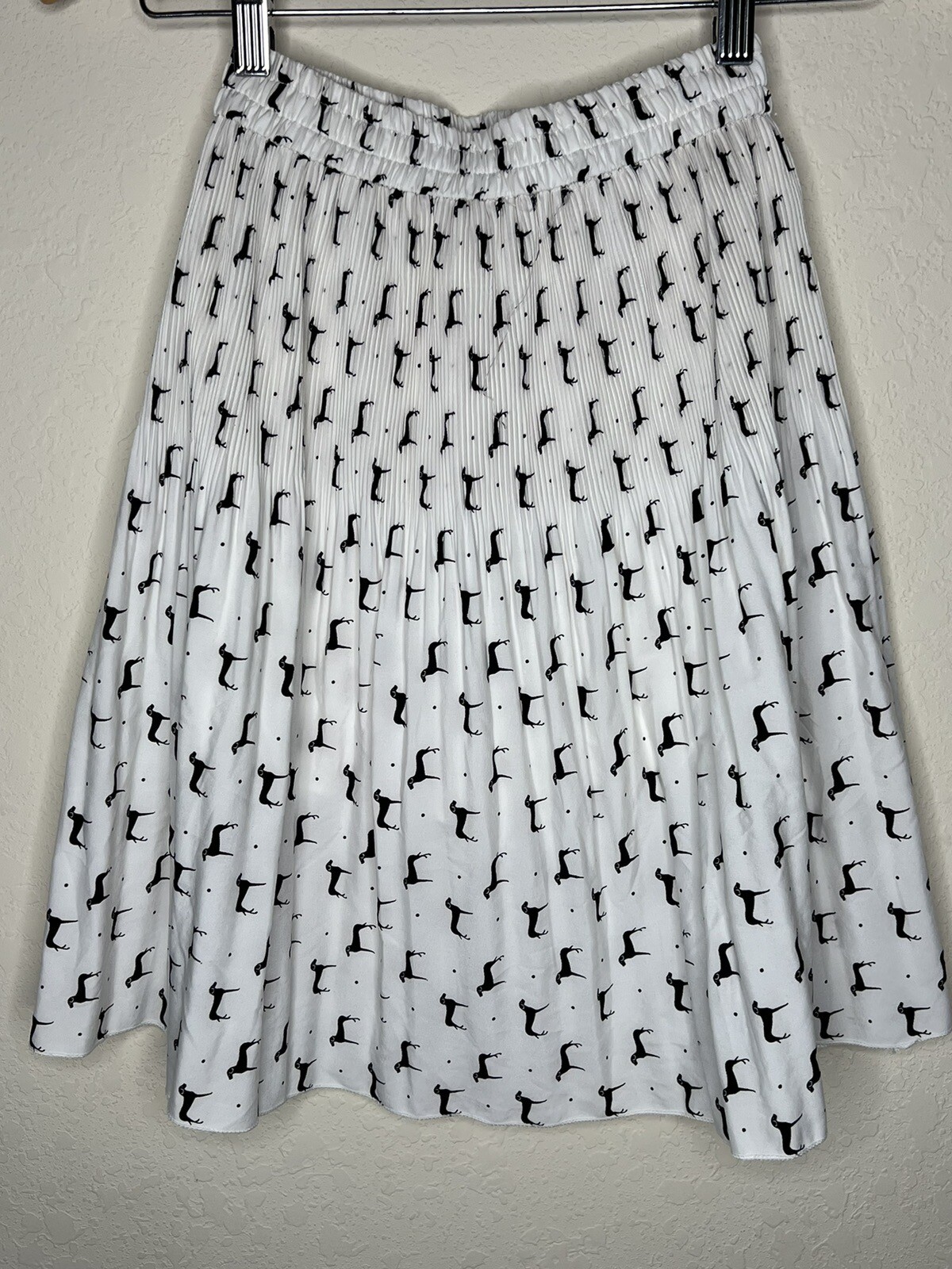 All Over Dog Print Midi Skirt Womens Size XS 20” Pleated White & Black