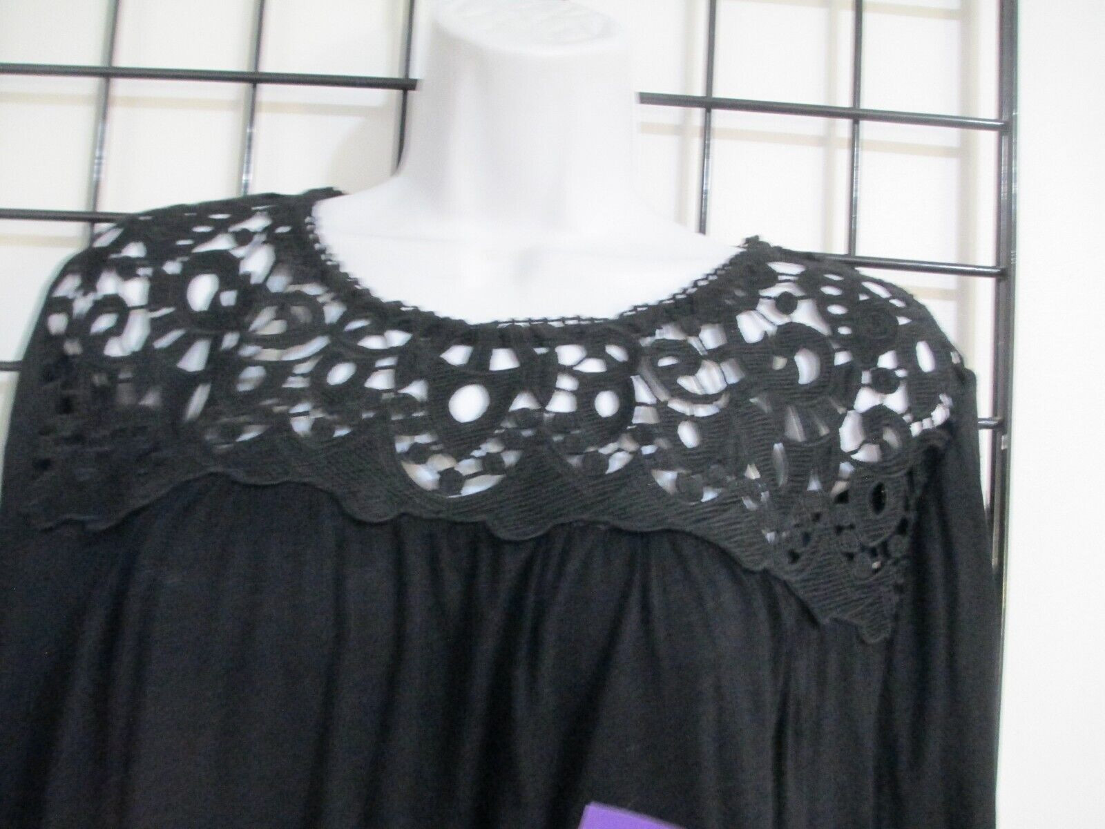 “NEW” PHILOSOPHY / ORG $68 🌸 XXL==BLACK / POP OVER / LACE SHOULDERS KNIT TOP