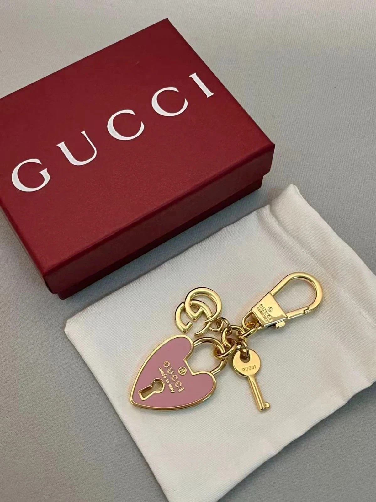 GUCCI Charm Heart Lock & Key Keychain Gift Key Chain with Brand Manual New Box