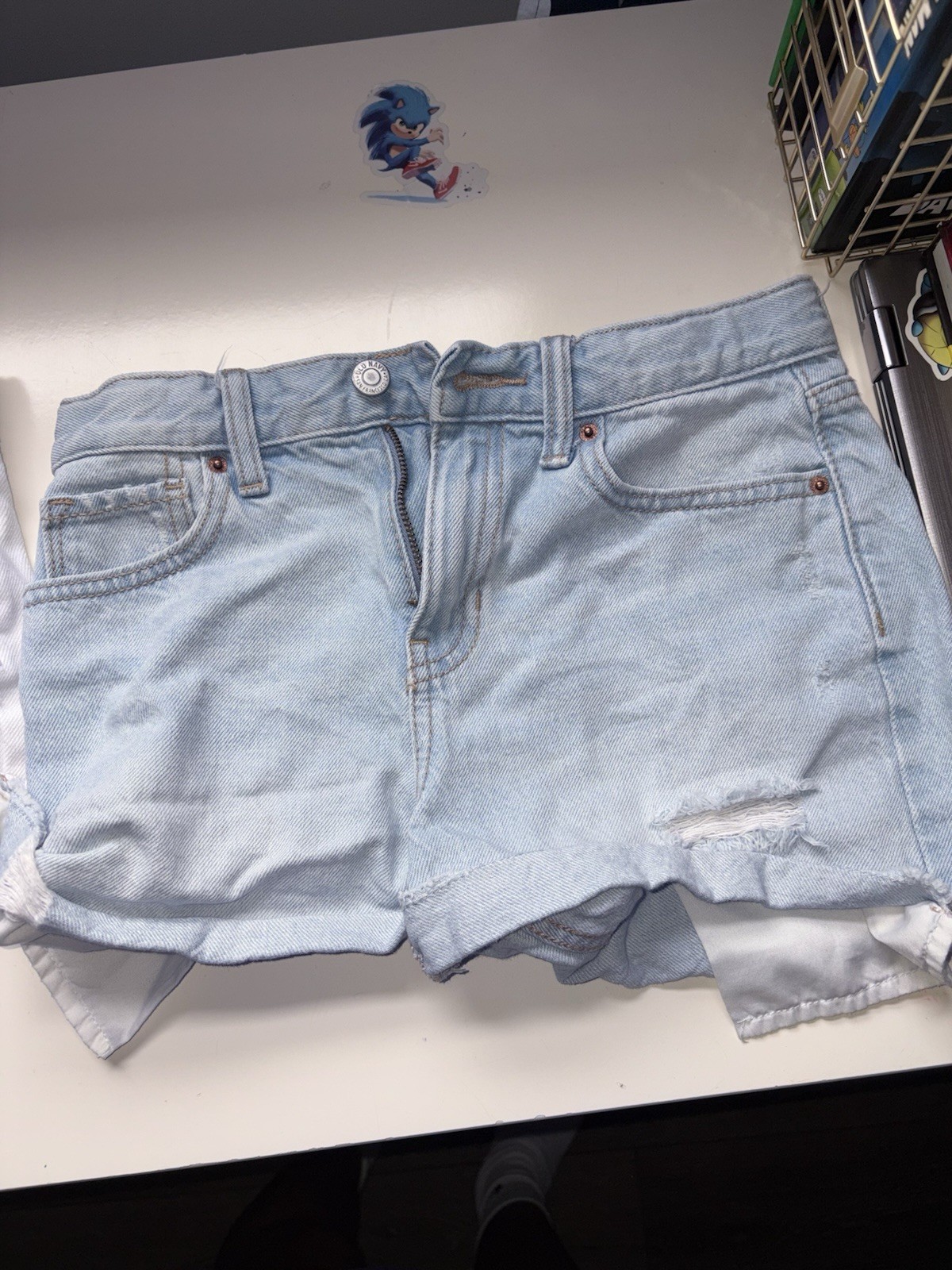 Old Navy Women’s XS Light Wash Distressed Denim Shorts Rolled Hem Pockets