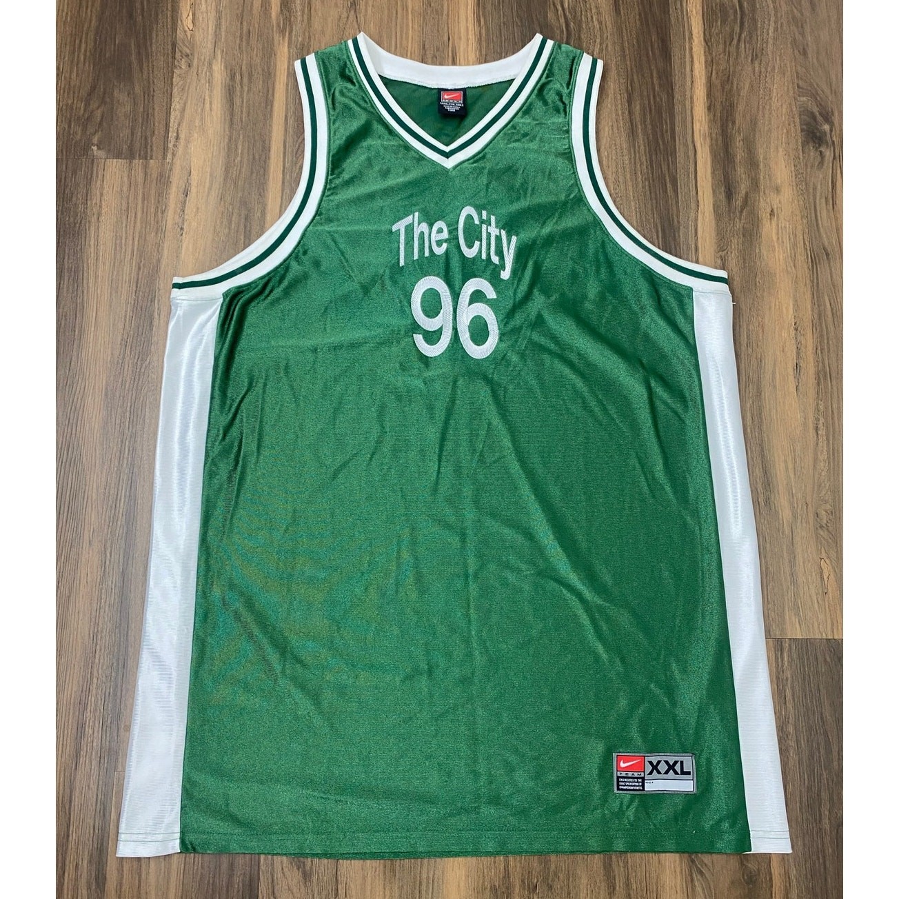 VTG 90s RETRO Men Nike “The City” silky stitched athletic basketball jersey XXL