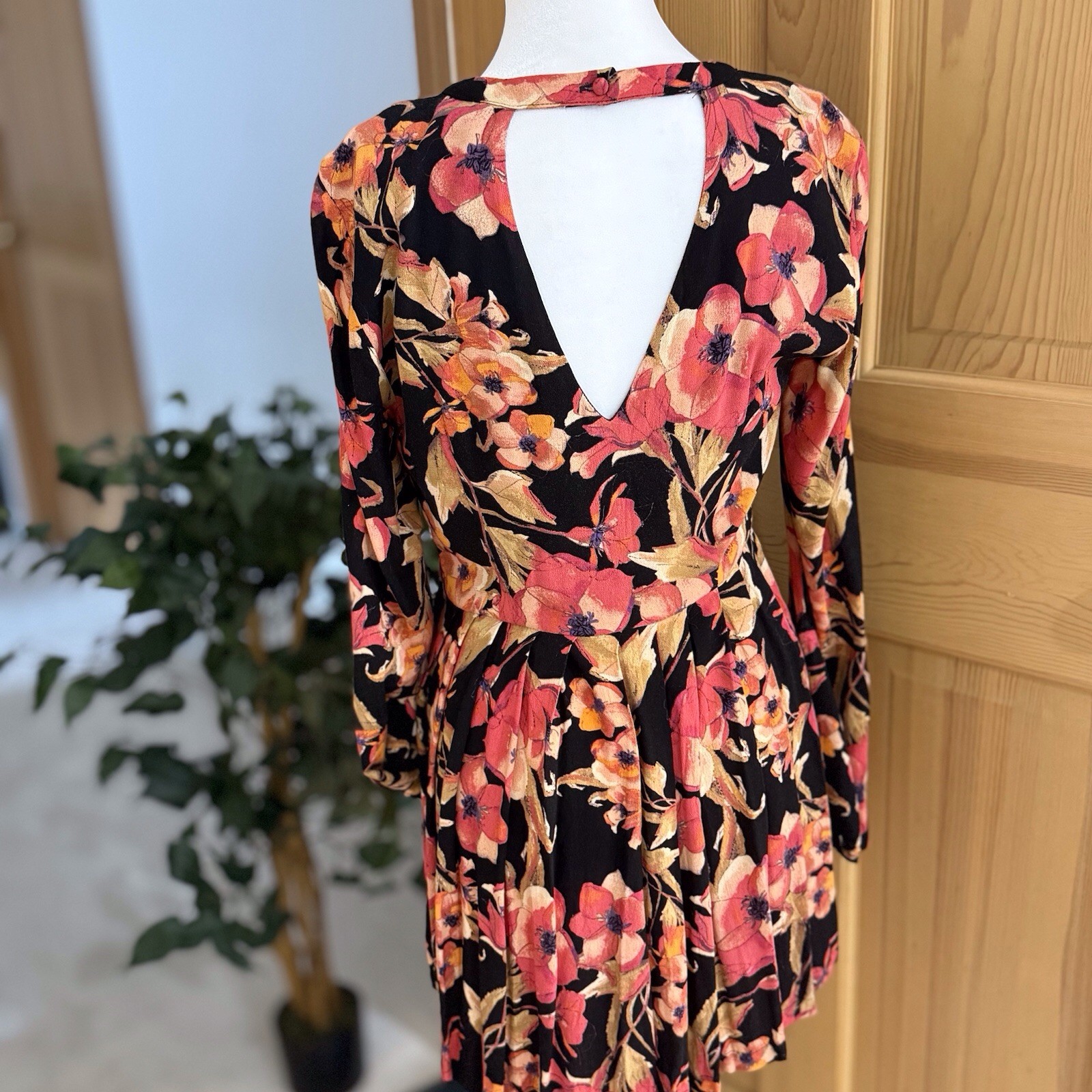 Free People Tegan Mini Dress 4 Floral Print Long Bell Sleeve Keyhole Black Coral