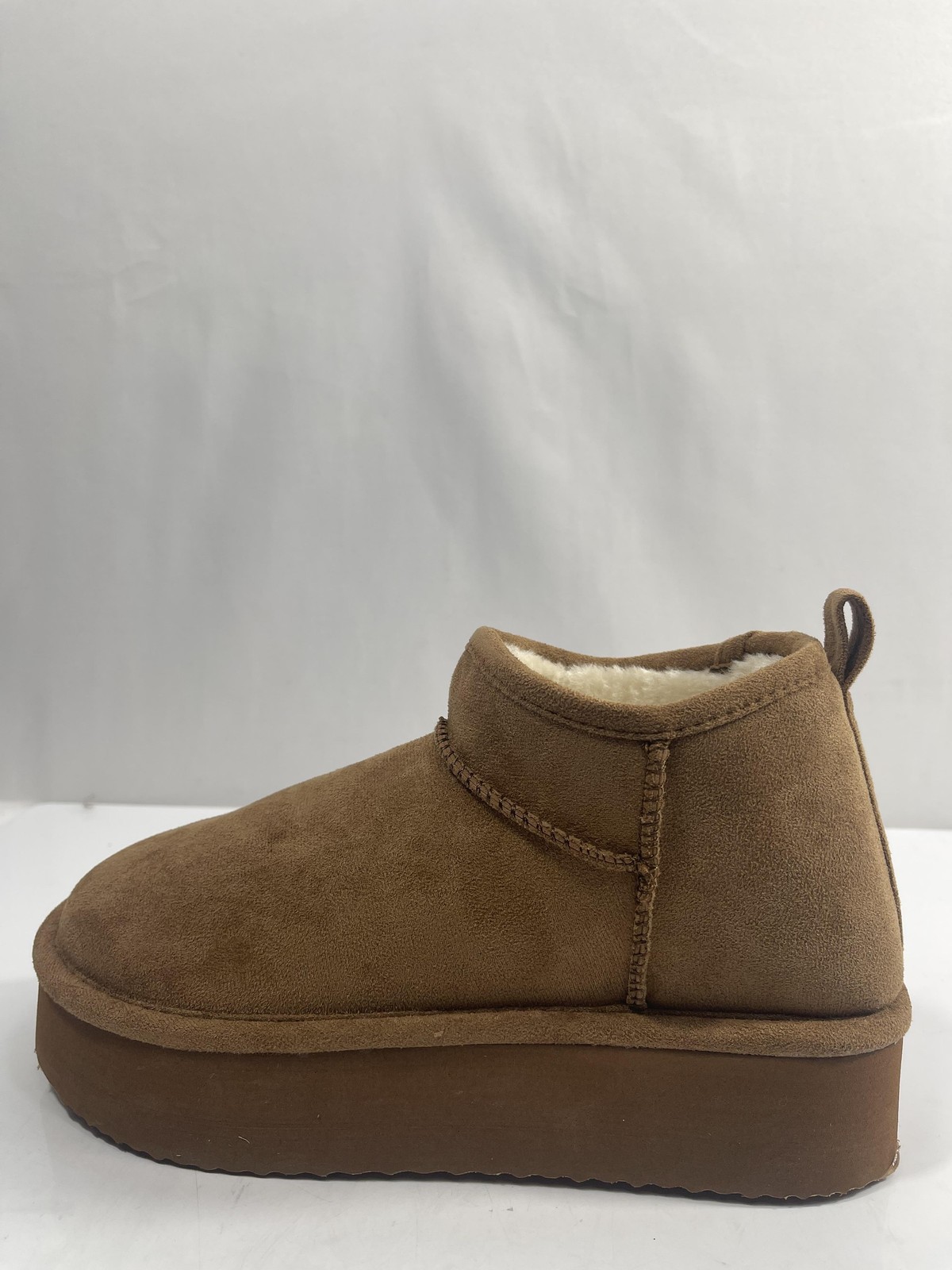 Madden Girl BRAVEE Boots Womens Size 8.5 Tan Faux Suede Platform Ankle Shearling