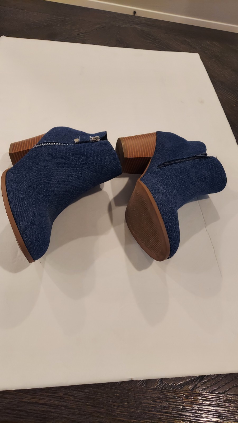 Women’s STYLR & CO Ankle Boots 8W Navy Blue Faux Suede Side Zip Block Heel.