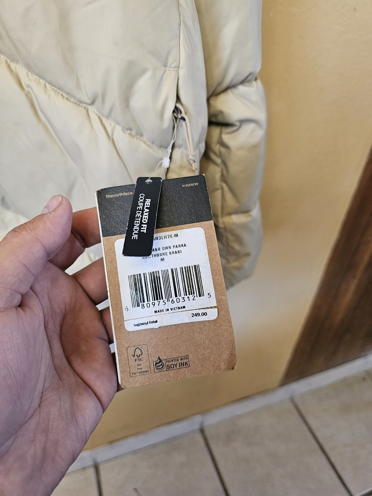 The North Face Hooded Jacket Women M Puffer 550 New With Tags Cream Color CC1