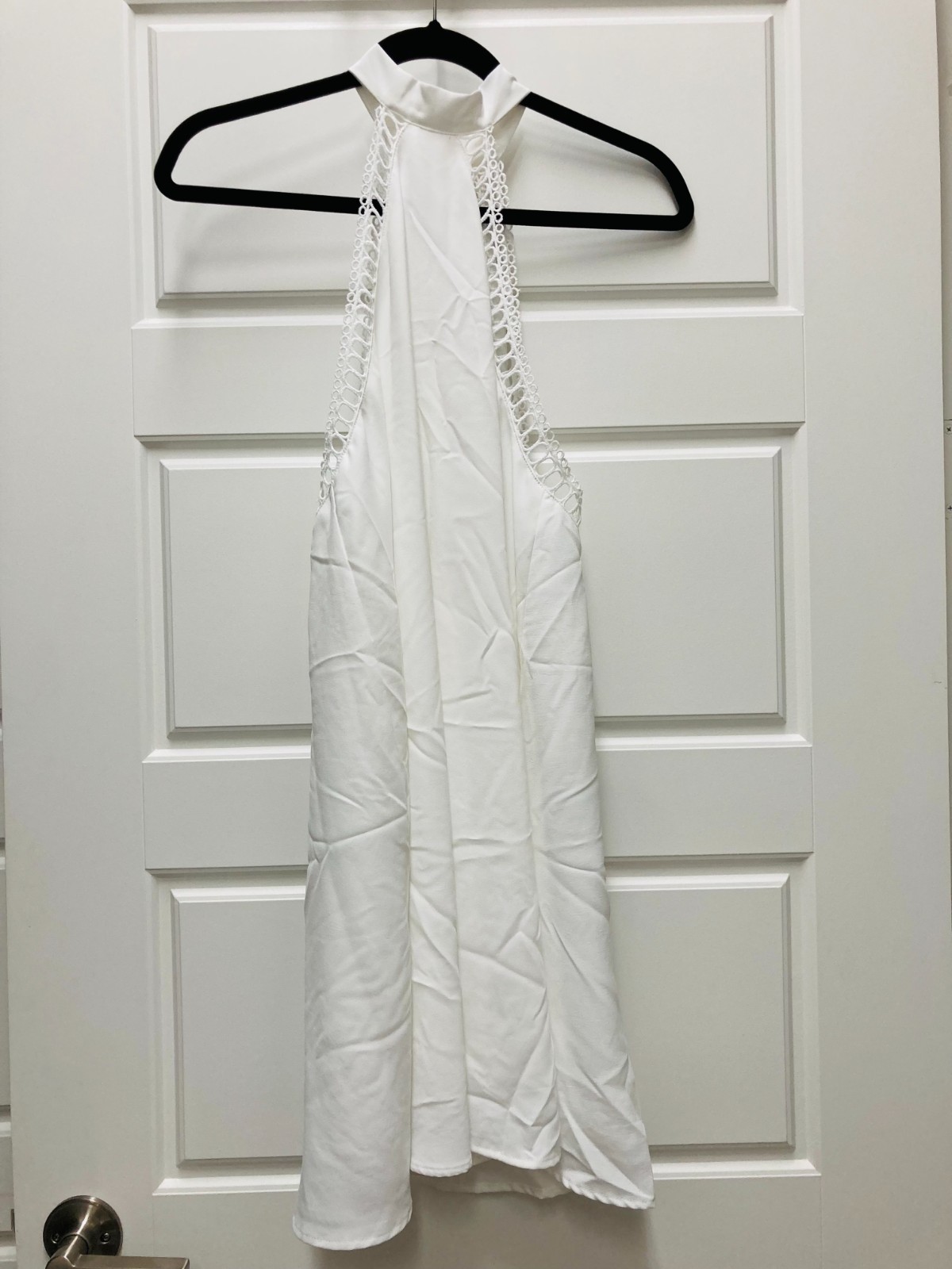White Sleeveless dress – unknown brand