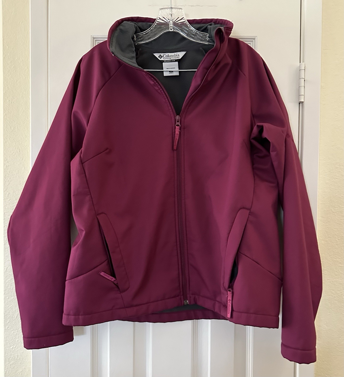 Columbia Women’s XL Softshell Full Zip Jacket Dark Pink Berry Fleece Lined