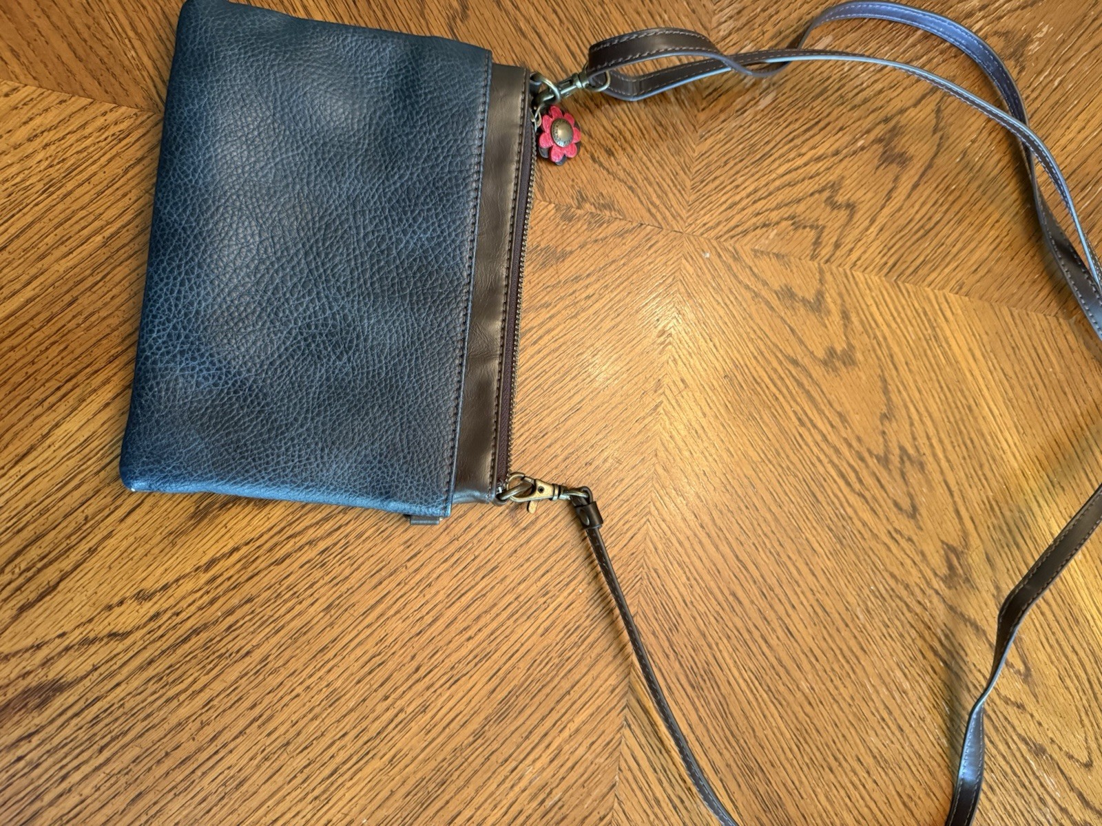❤️🐦 CHALA Cardinal Bird Cell Phone Crossbody Purse – Navy Blue Vegan Leather